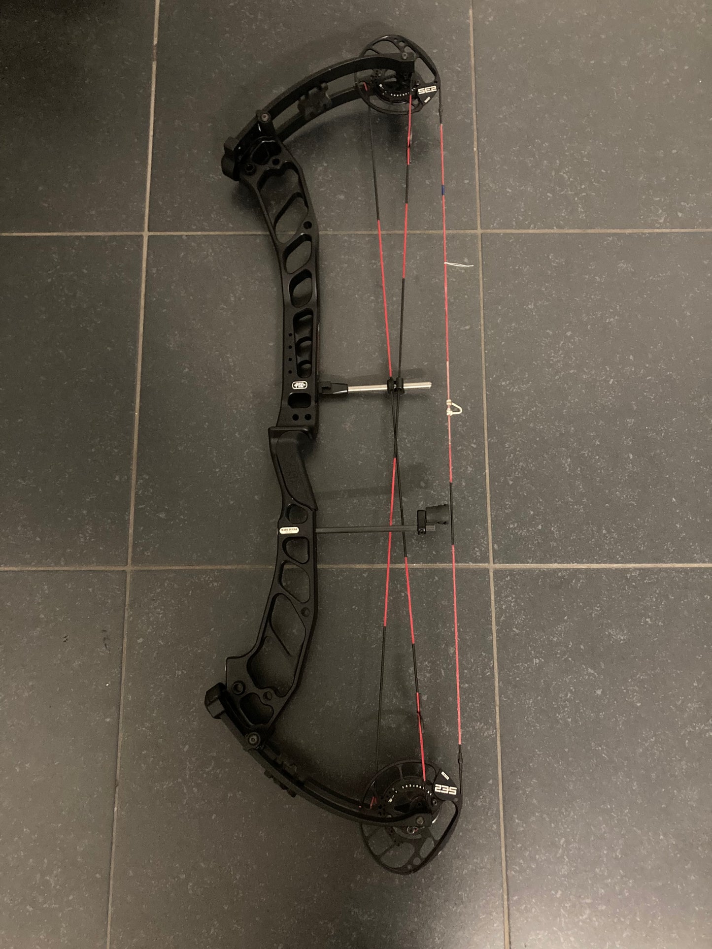 PSE Shootdown Pro SE2 Compound Bow RH Black 50-60 lbs - Used