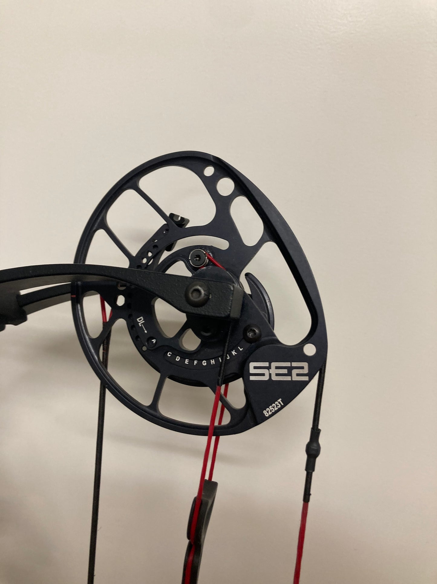 PSE Shootdown Pro SE2 Compound Bow RH Black 50-60 lbs - Used