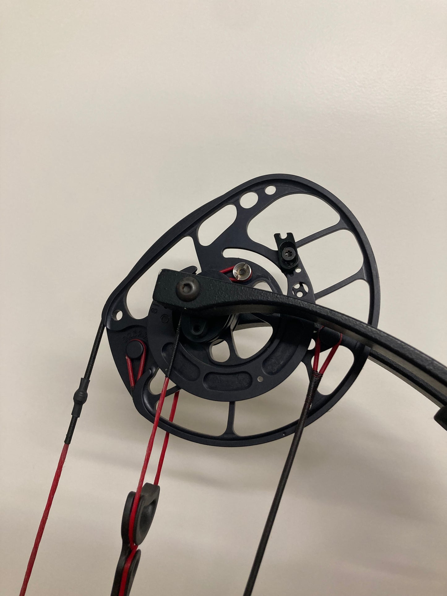 PSE Shootdown Pro SE2 Compound Bow RH Black 50-60 lbs - Used