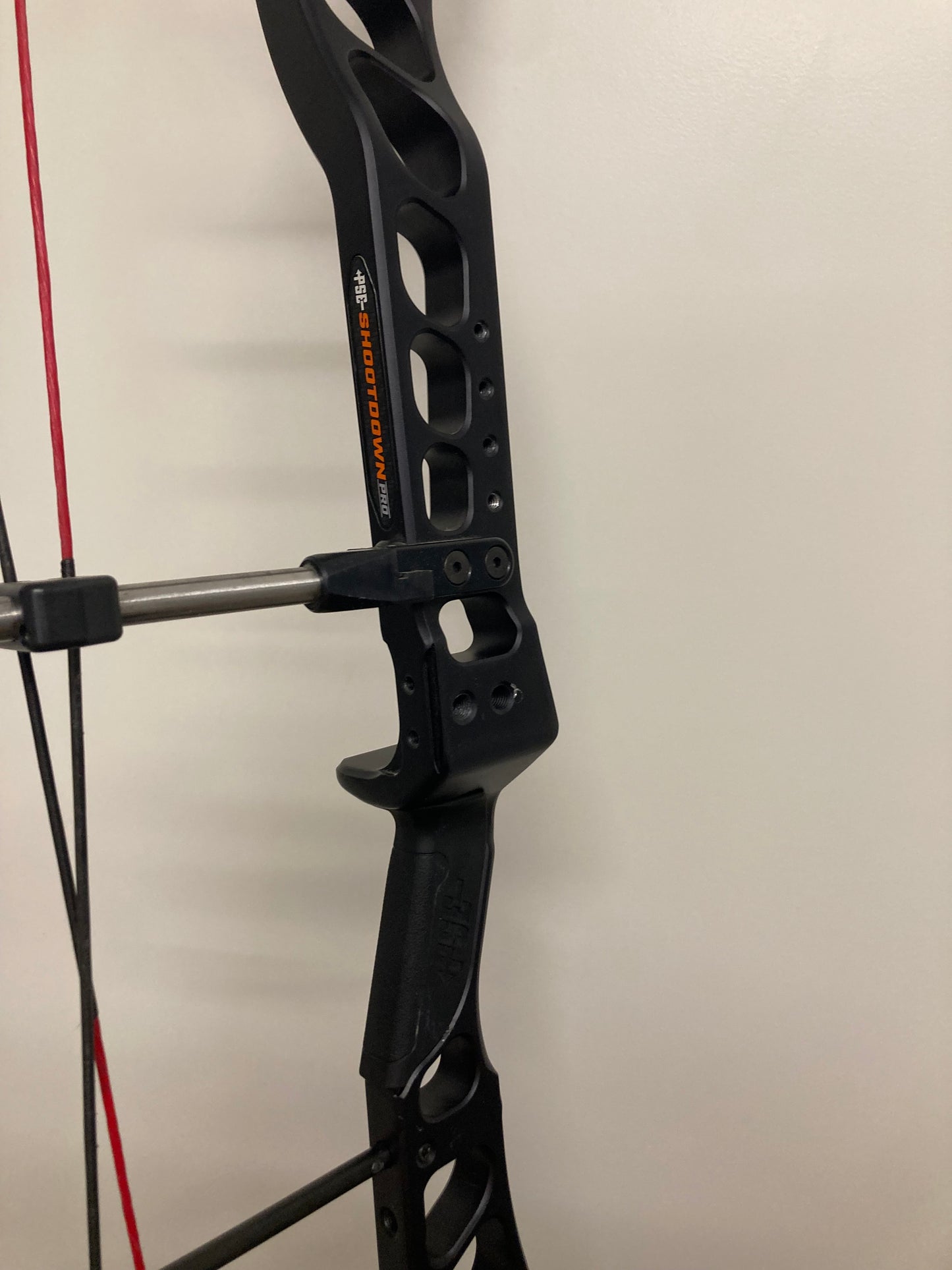 PSE Shootdown Pro SE2 Compound Bow RH Black 50-60 lbs - Used
