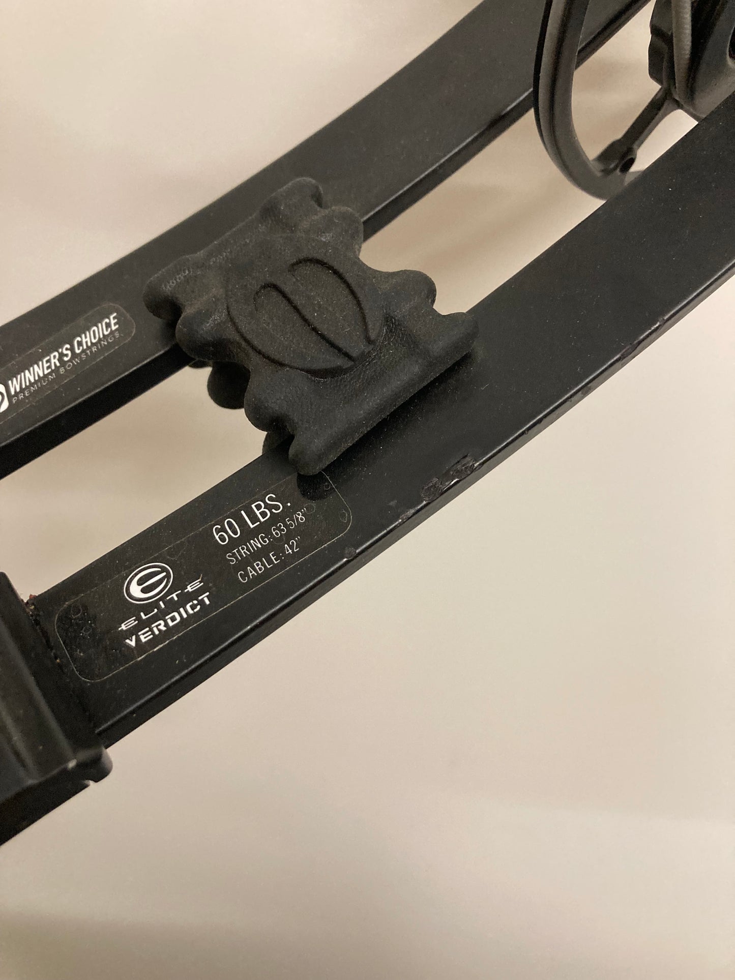 Elite Verdict Compound Bow RH Liquid Bronze 50-60 lbs - Used
