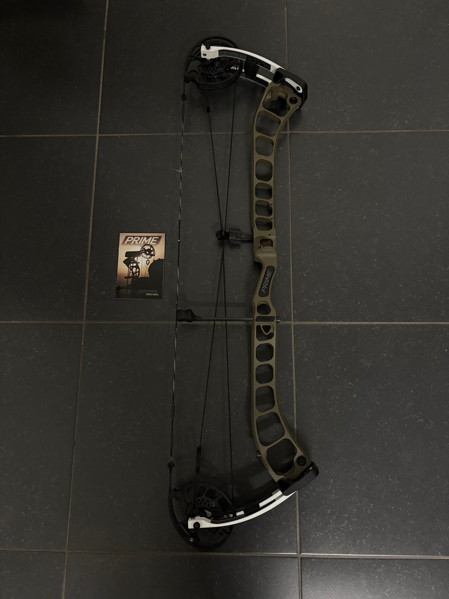 Prime Black 9 Compound Bow LH Morel/White Limbs 60-70 lbs - NEW
