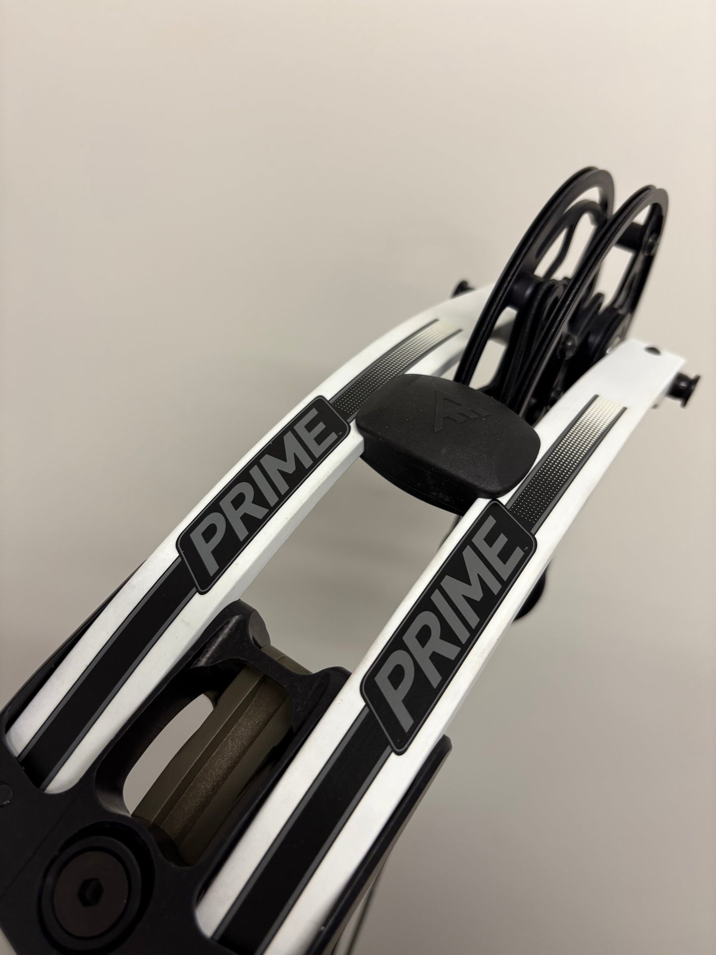 Prime Black 9 Compound Bow LH Morel/White Limbs 60-70 lbs - NEW
