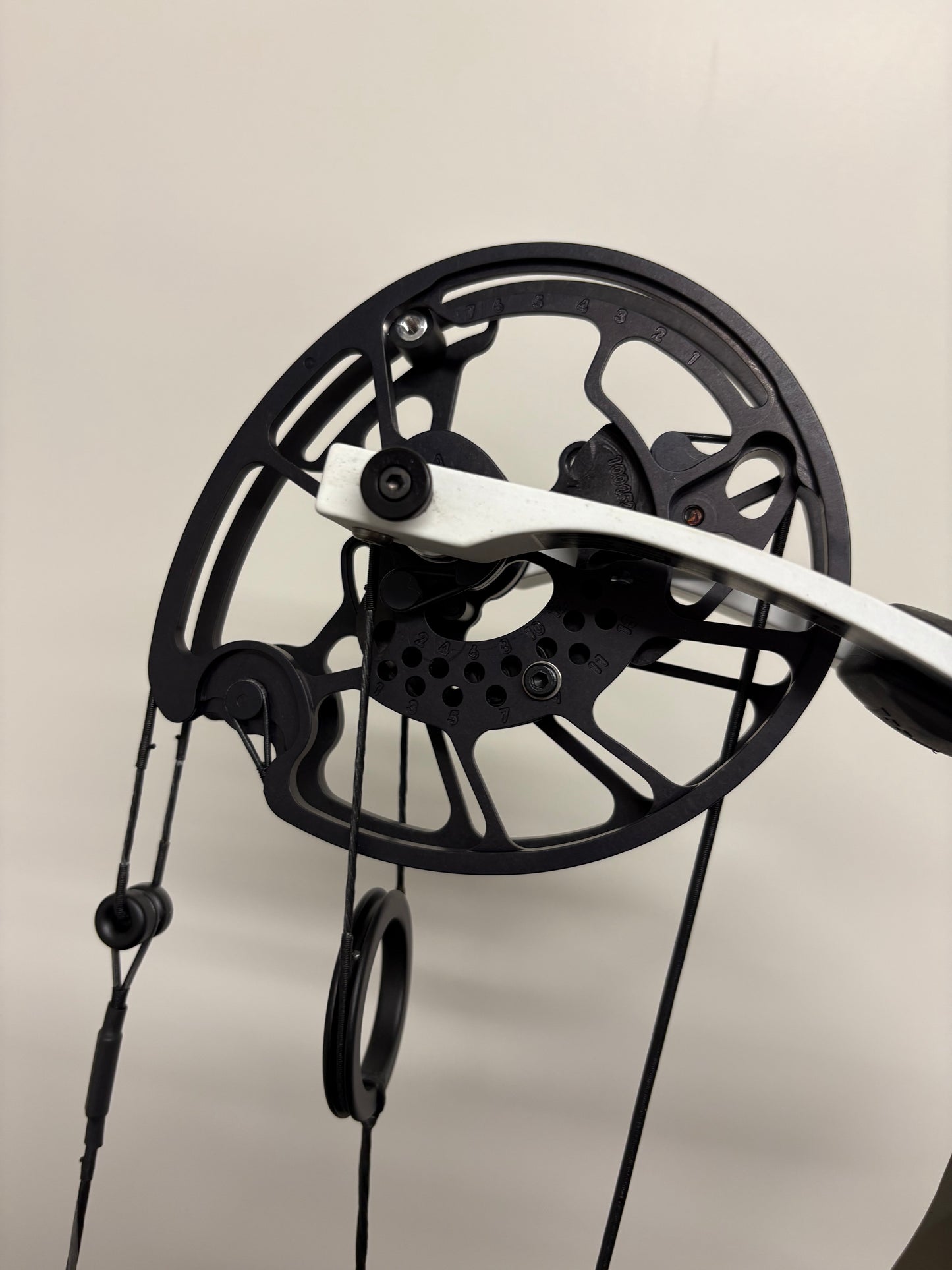 Prime Black 9 Compound Bow LH Morel/White Limbs 60-70 lbs - NEW