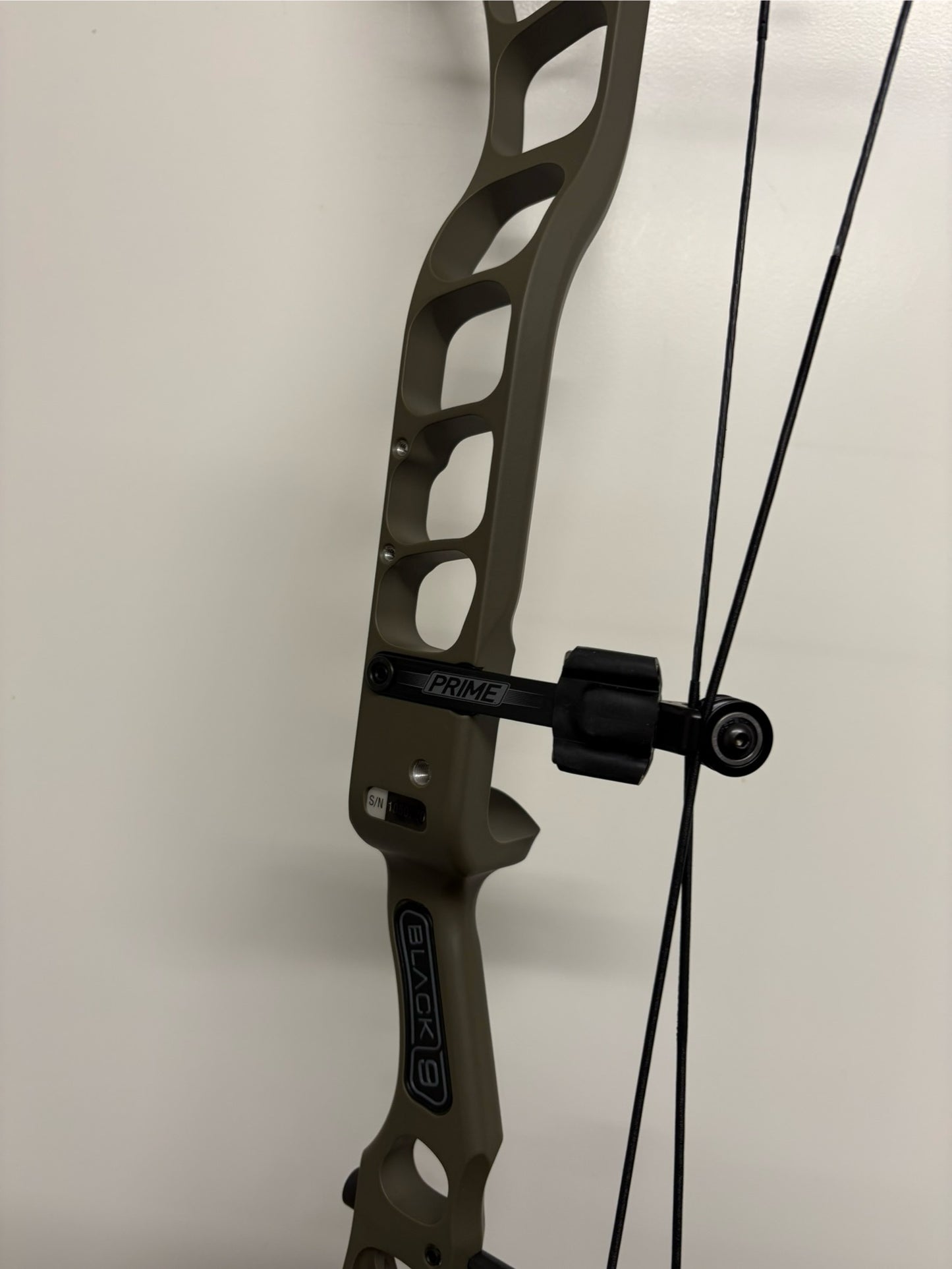 Prime Black 9 Compound Bow LH Morel/White Limbs 60-70 lbs - NEW