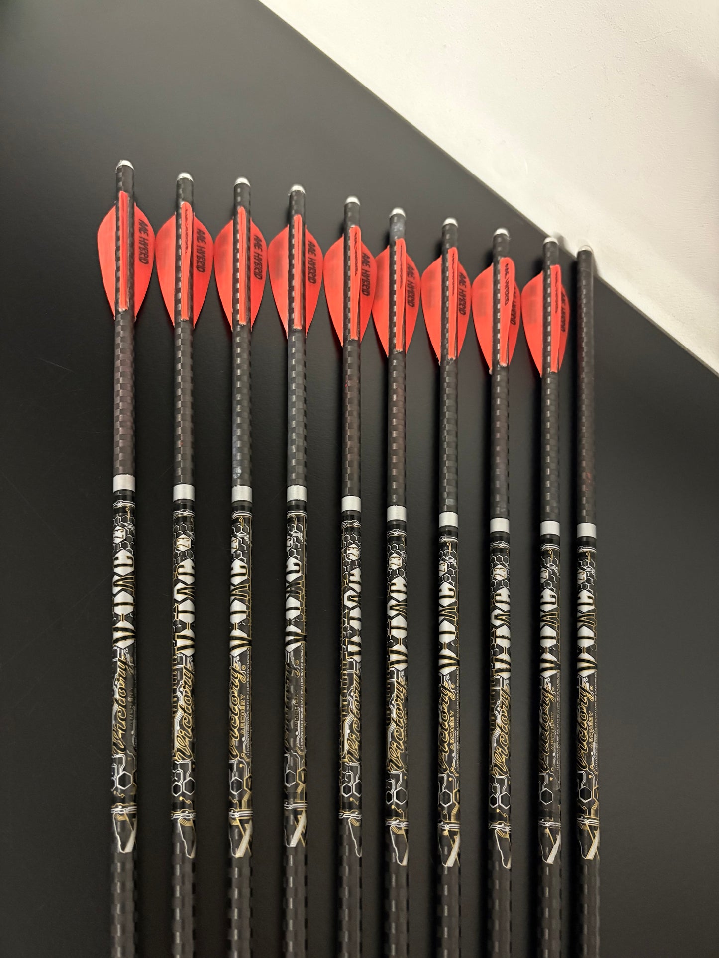 Victory V-Tac 23 Carbon Arrows 10 pcs / Spine 270 / 28 inch - Used
