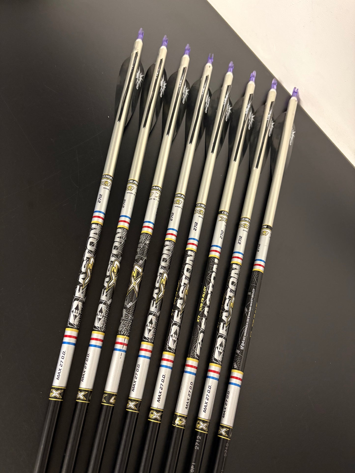 Easton X27 2712 Aluminium Arrows 8 pcs / 31 inch - Used