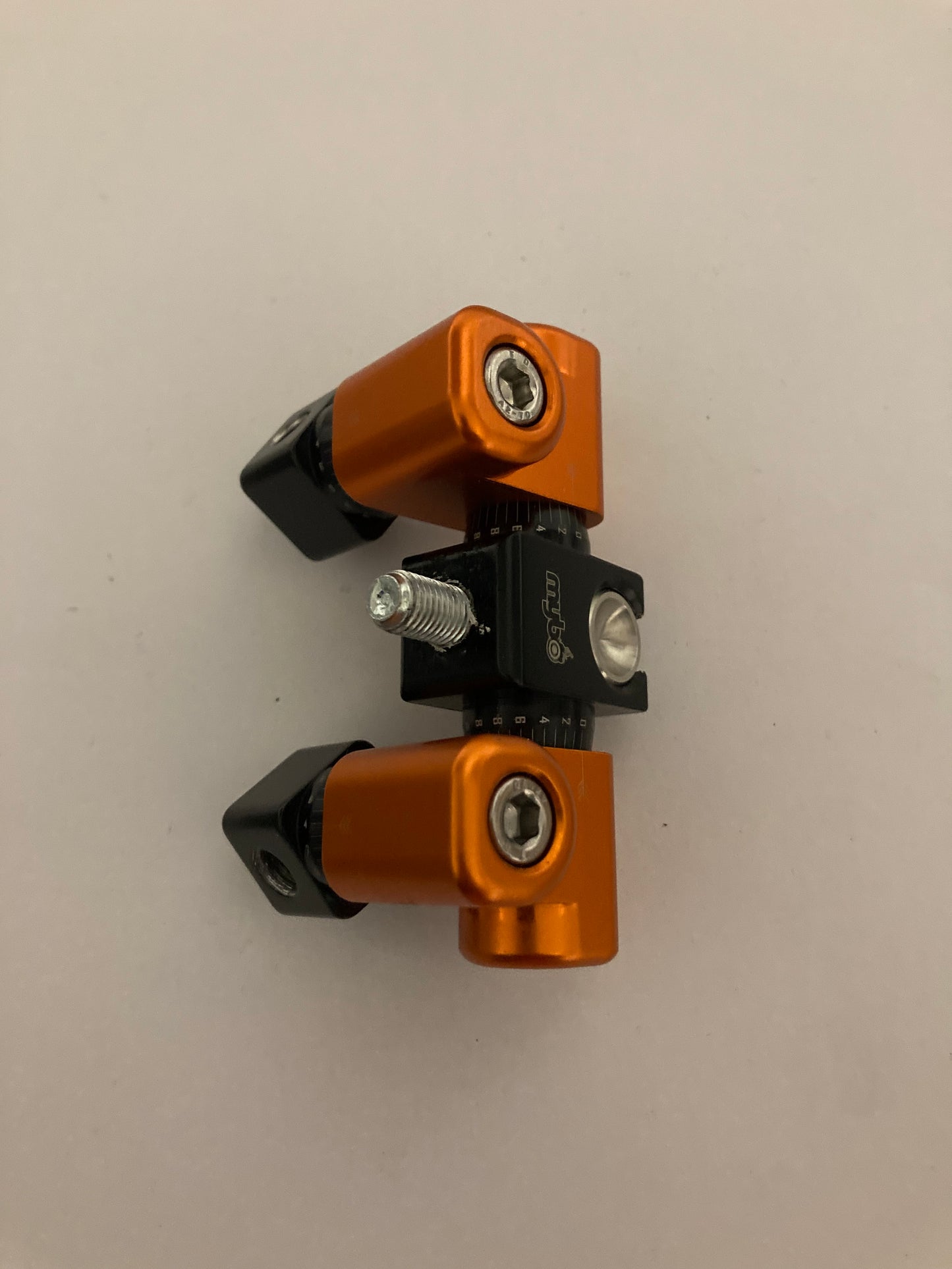 Mybo 720 Double Adjustable QD V-bar Orange - Used