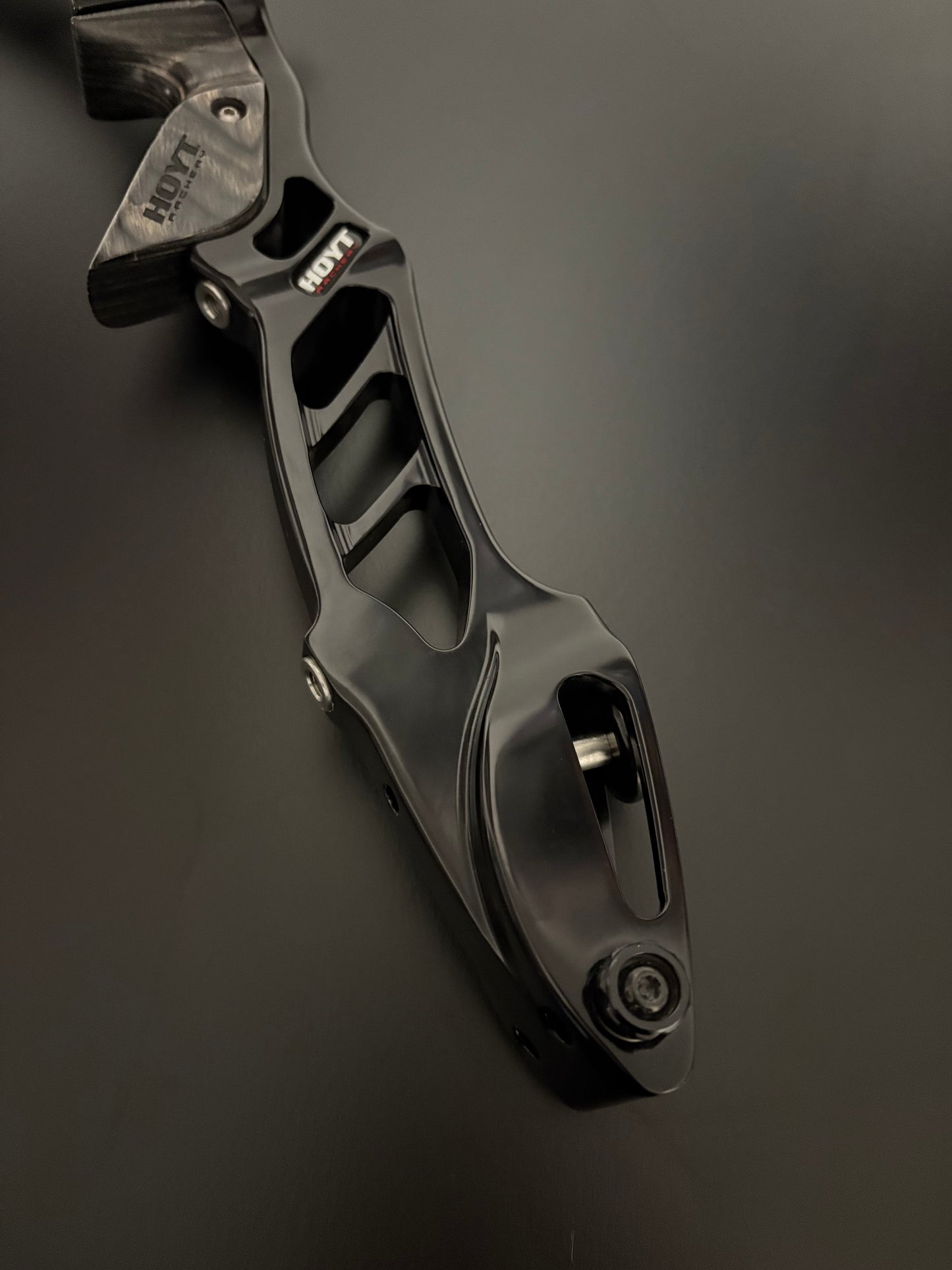 Hoyt Riser Epik ILF RH Glossy Black 25'' - Used