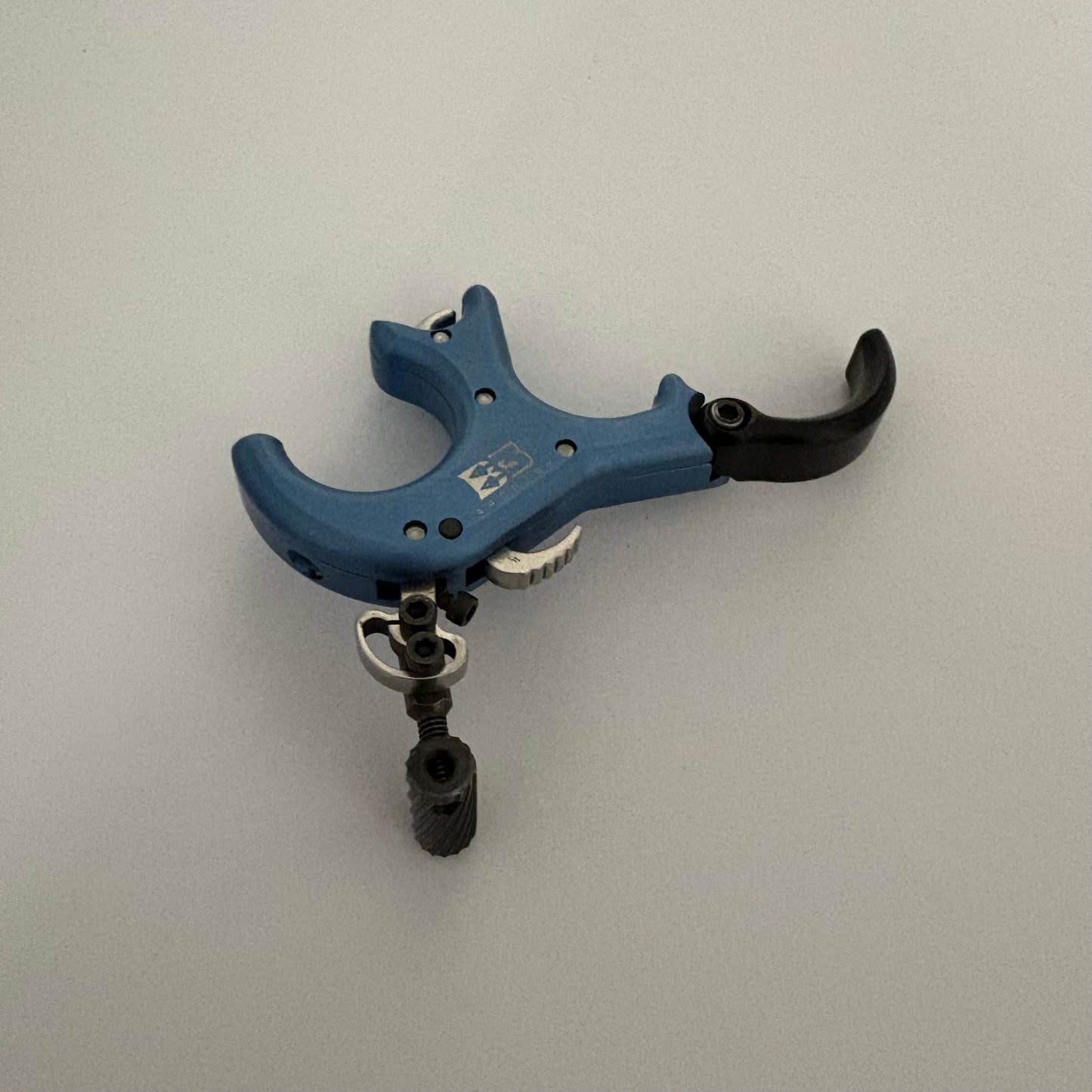 B3 Archery Versa Trigger Release Blue - Used (#320)
