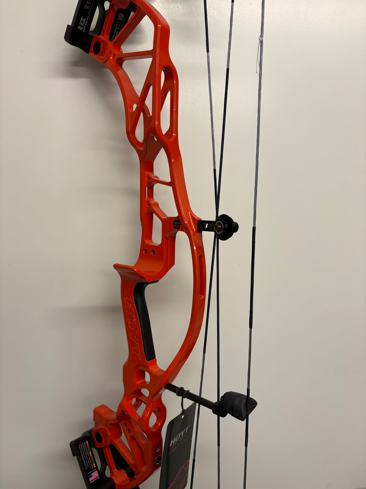 Hoyt Concept FX 34 Compound Bow RH Mr. Perfect Orange 40-50 lbs - NEW