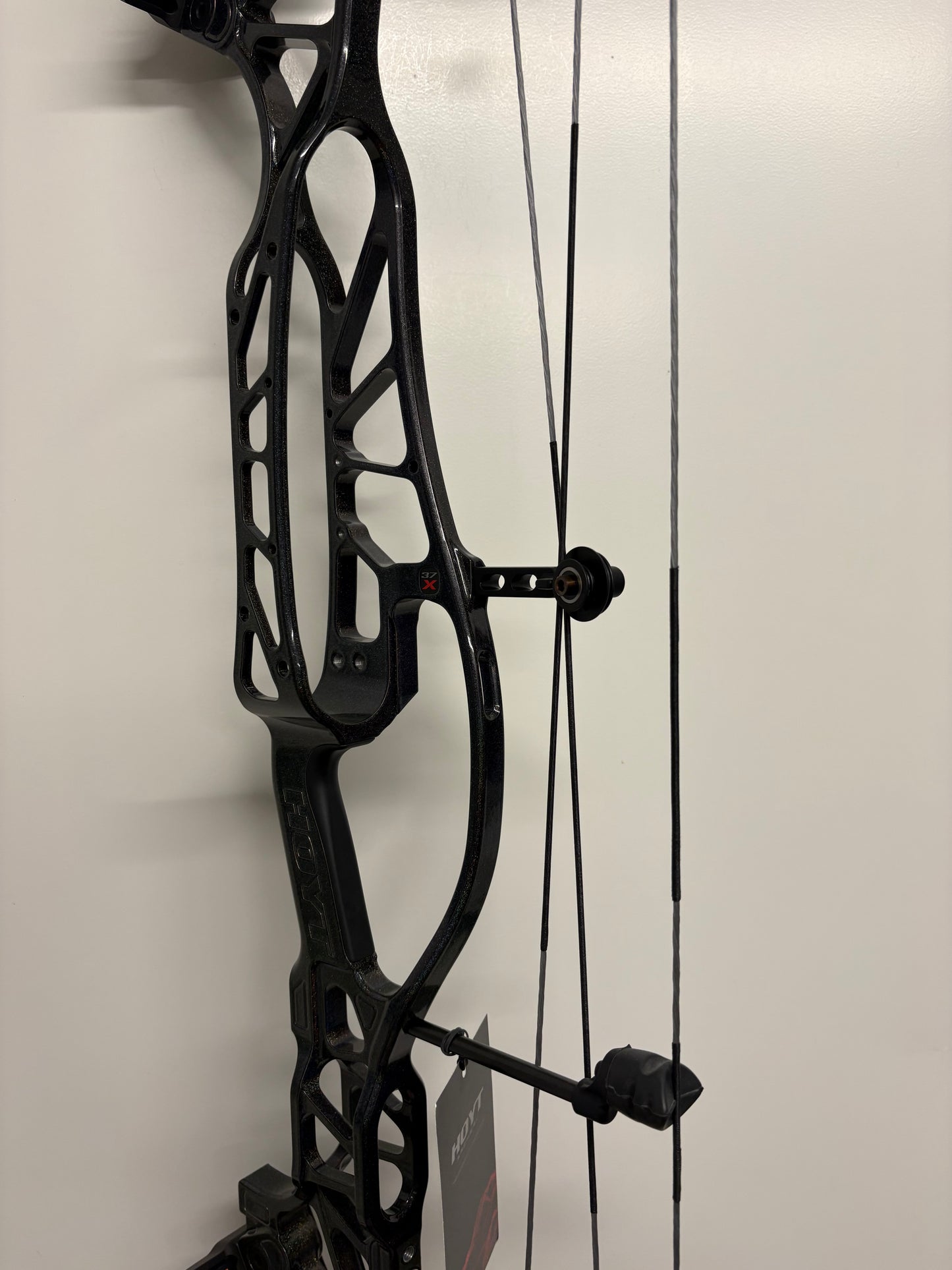 Hoyt Concept X 37 Compound Bow RH Skeeter 40-50 lbs - NEW