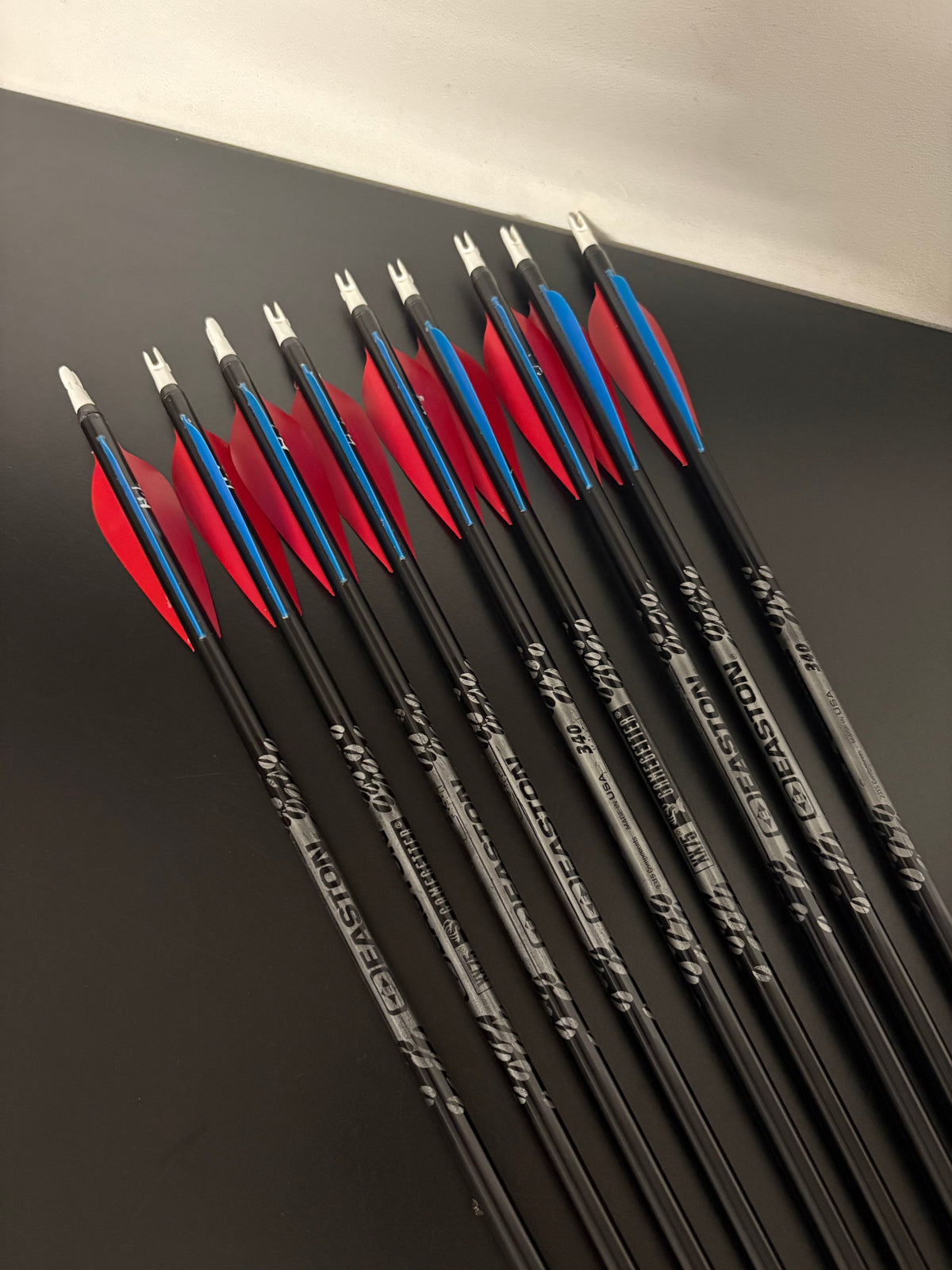 Easton XX75 Gamegetters Aluminium Arrow Set 9 pcs / Spine 375 / 30.5 inch - Used
