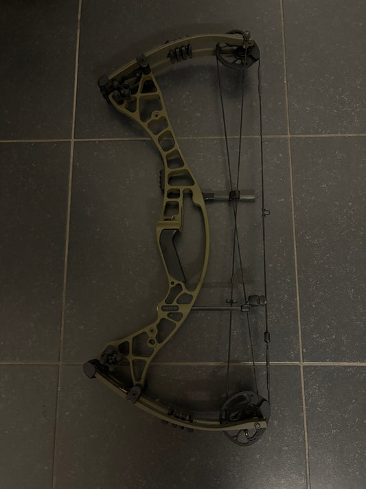 Hoyt Eclipse 2023 Compound Bow RH Wilderness 50-60 lbs - Show Model