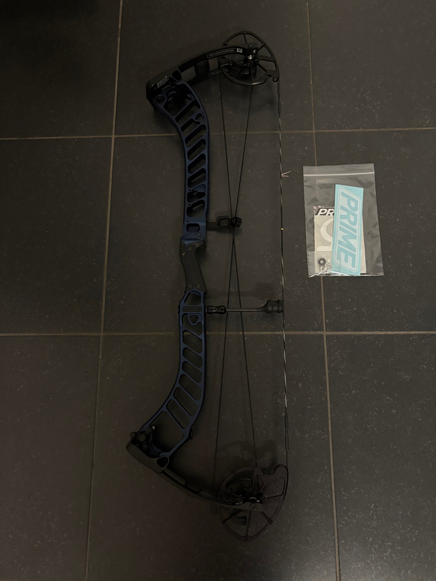 Prime Revex 6 Compound Bow RH Midnight Blue 40-50 lbs - NEW