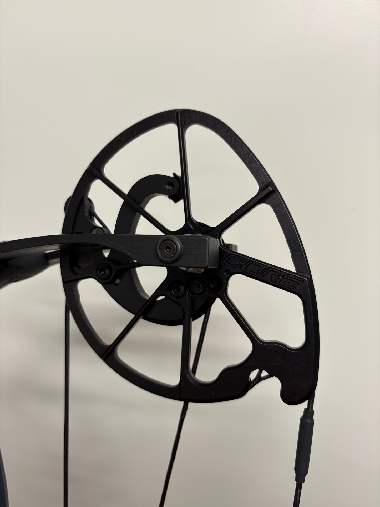 Prime Revex 6 Compound Bow RH Midnight Blue 40-50 lbs - NEW