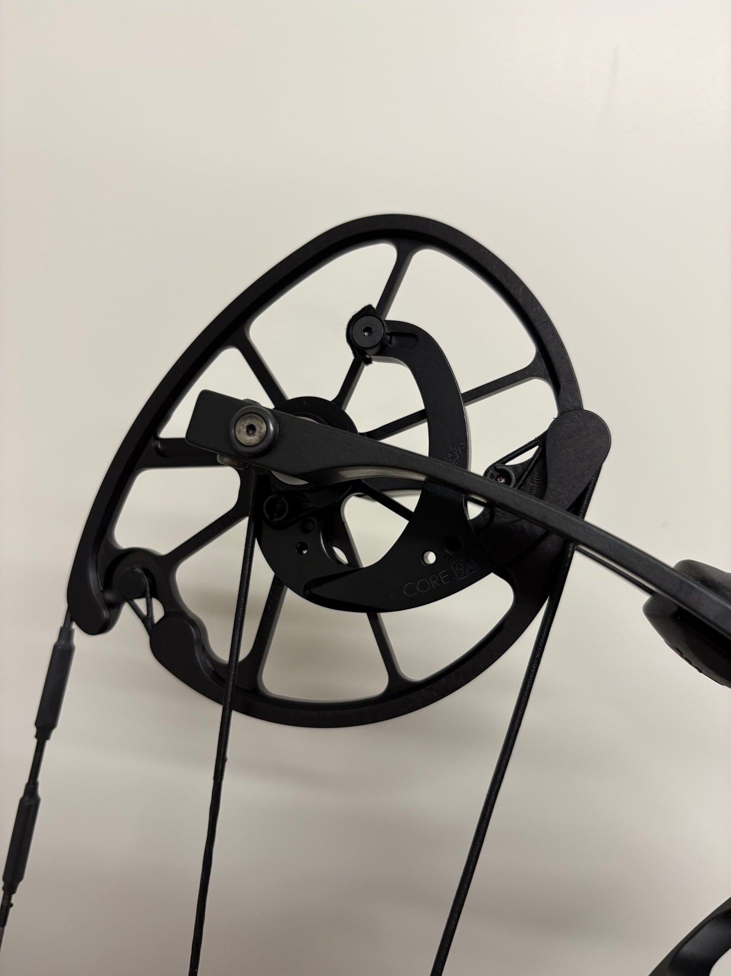 Prime Revex 6 Compound Bow RH Black 40-50 lbs - NEW