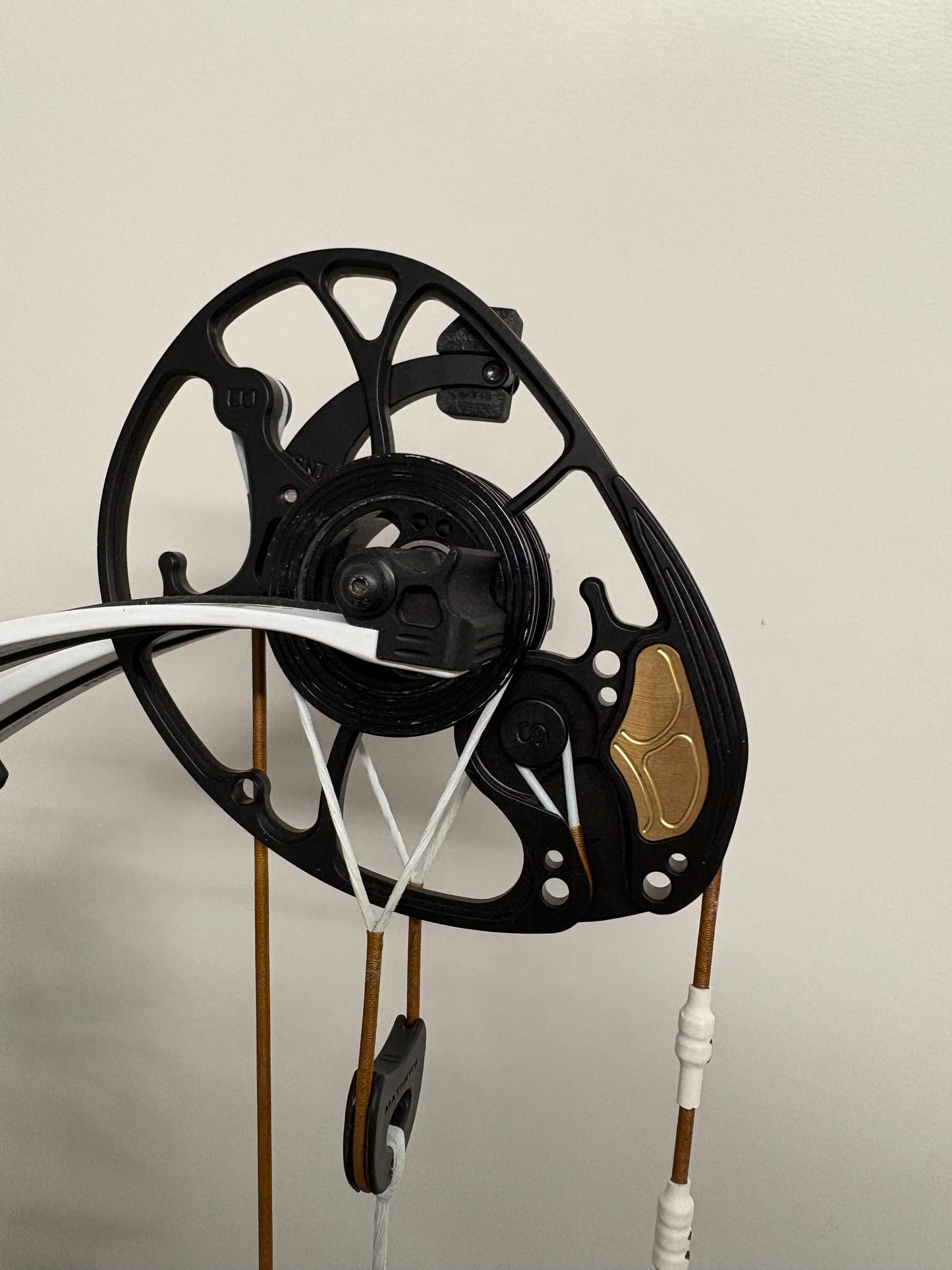 Mathews Title 38 Compound Bow RH Teal - Used