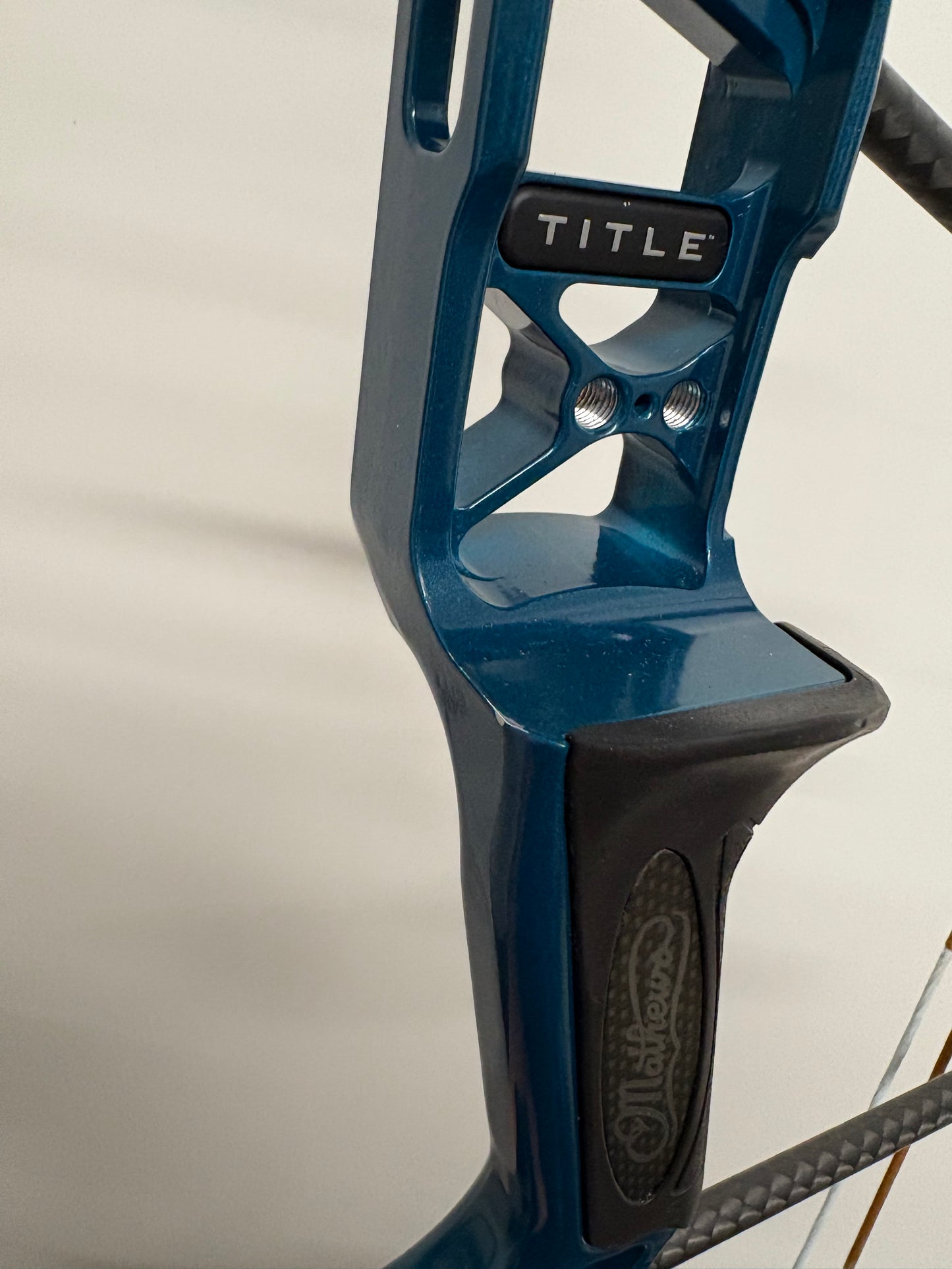 Mathews Title 38 Compound Bow RH Teal - Used