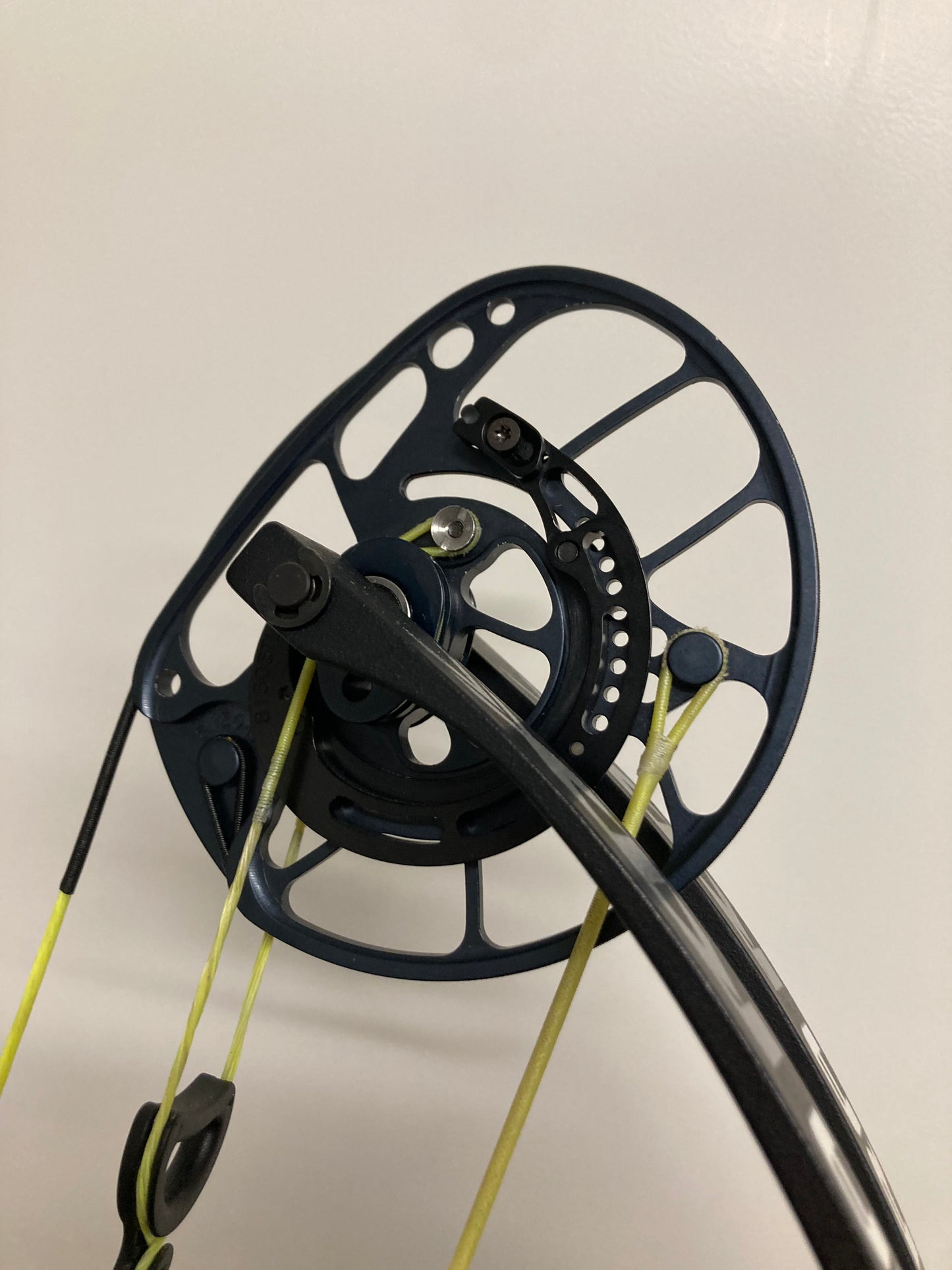 PSE Supra RTX 37 SE Compound Bow RH Black 50-60 lbs - Used