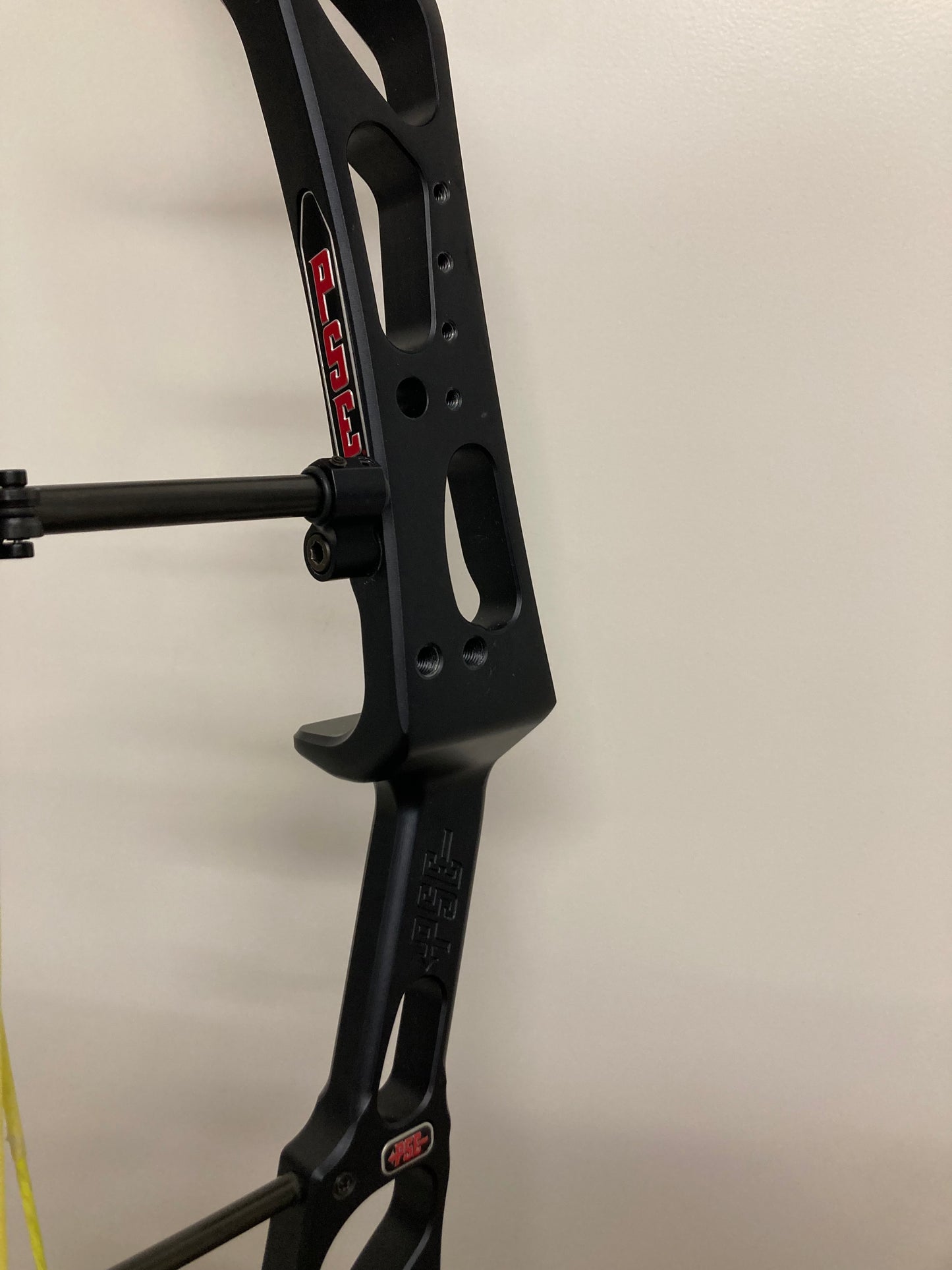 PSE Supra RTX 37 SE Compound Bow RH Black 50-60 lbs - Used
