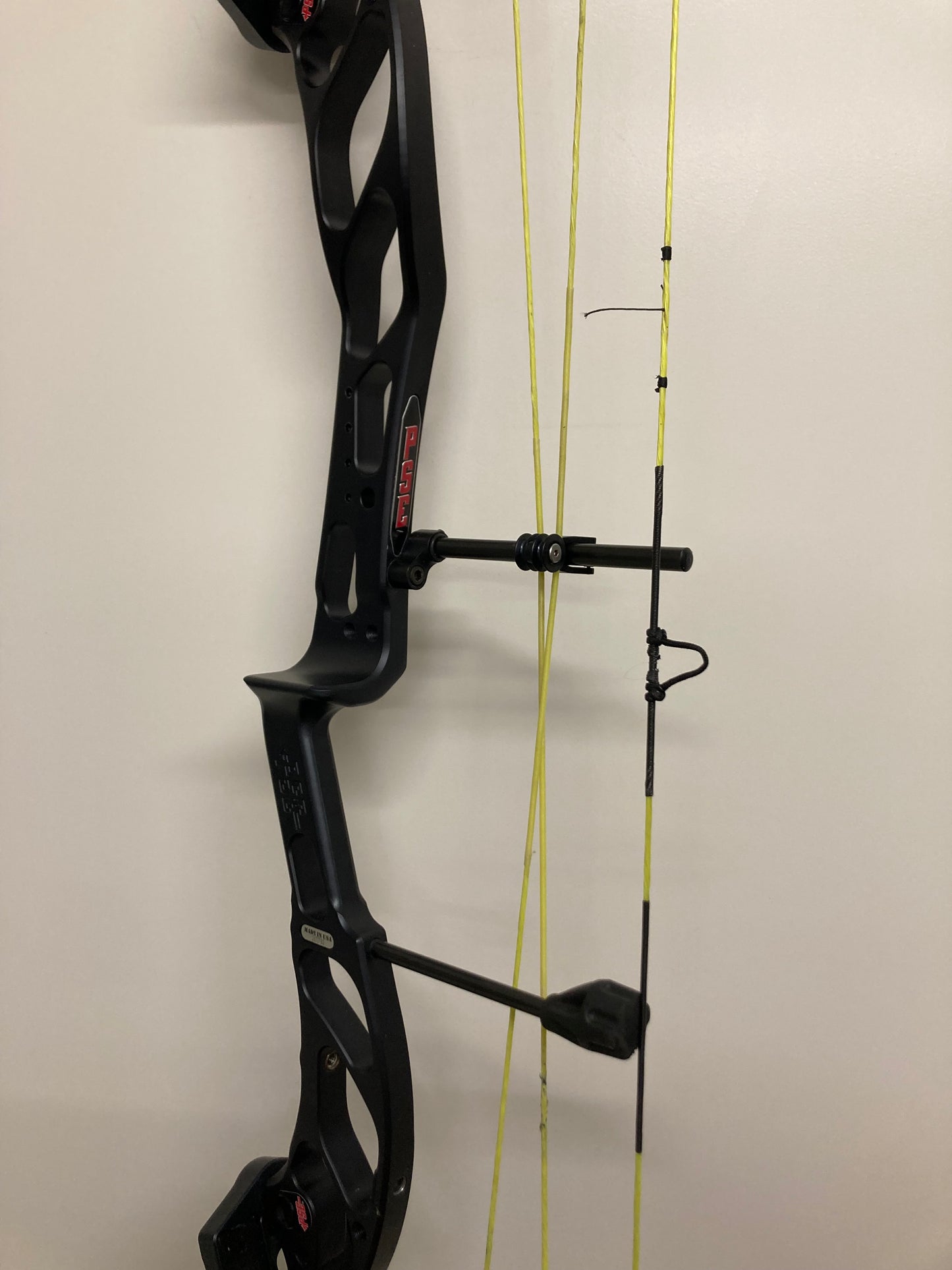 PSE Supra RTX 37 SE Compound Bow RH Black 50-60 lbs - Used