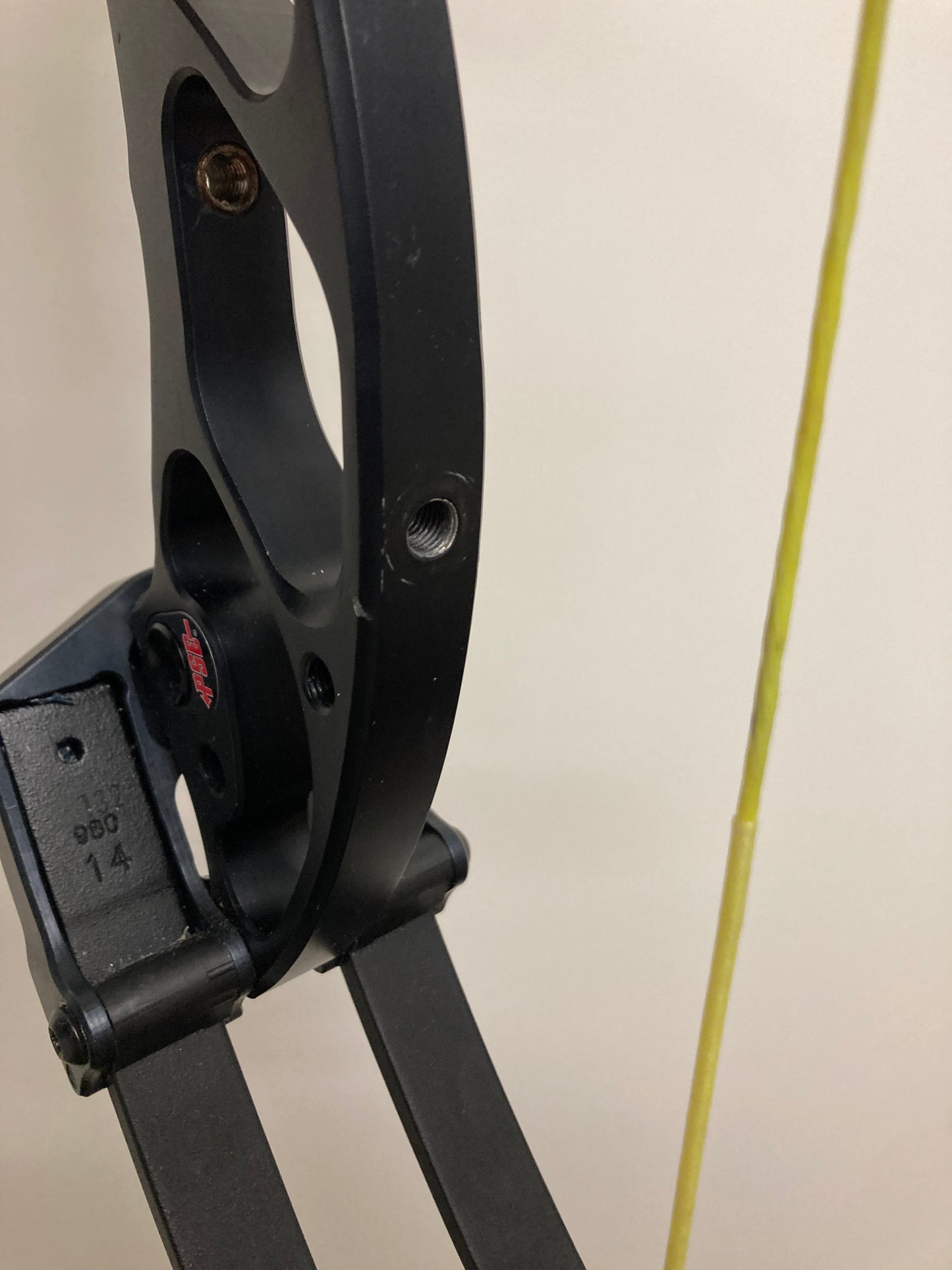 PSE Supra RTX 37 SE Compound Bow RH Black 50-60 lbs - Used