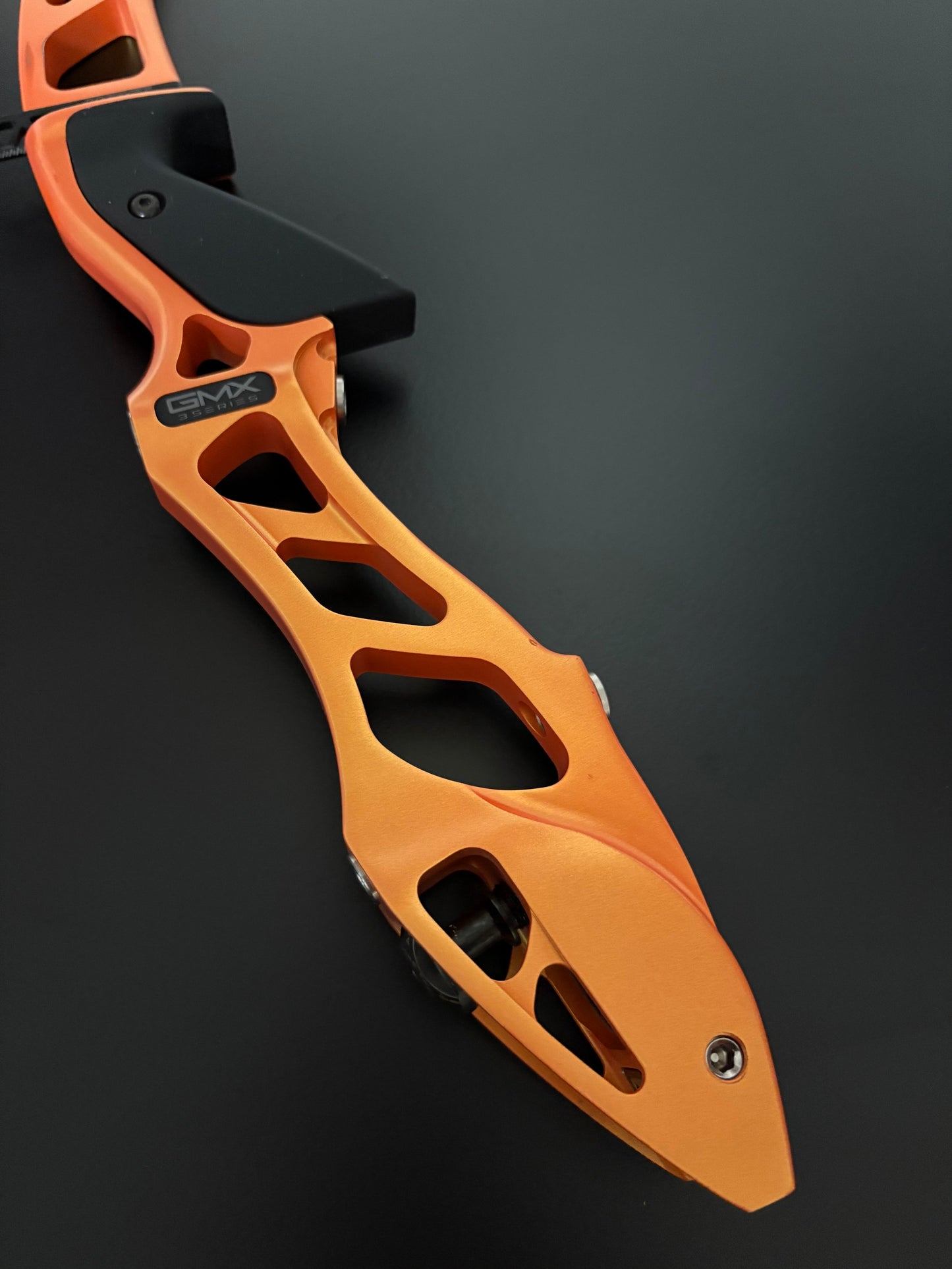 Hoyt Riser GMX3 ILF RH Orange 25'' - Used