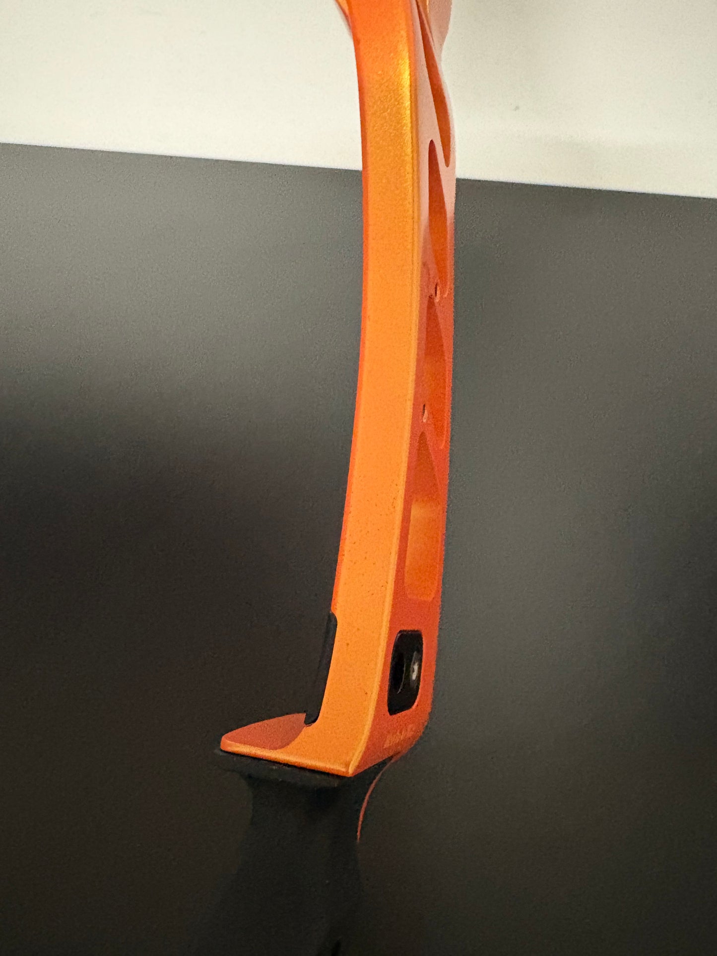 Hoyt Riser GMX3 ILF RH Orange 25'' - Used