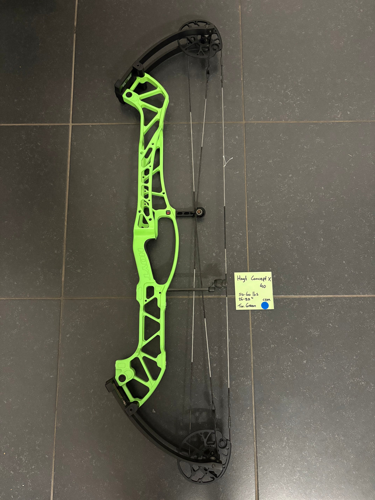 Hoyt Concept X 40 Compound Bow RH Twisted Green 50-60 lbs - Show Model