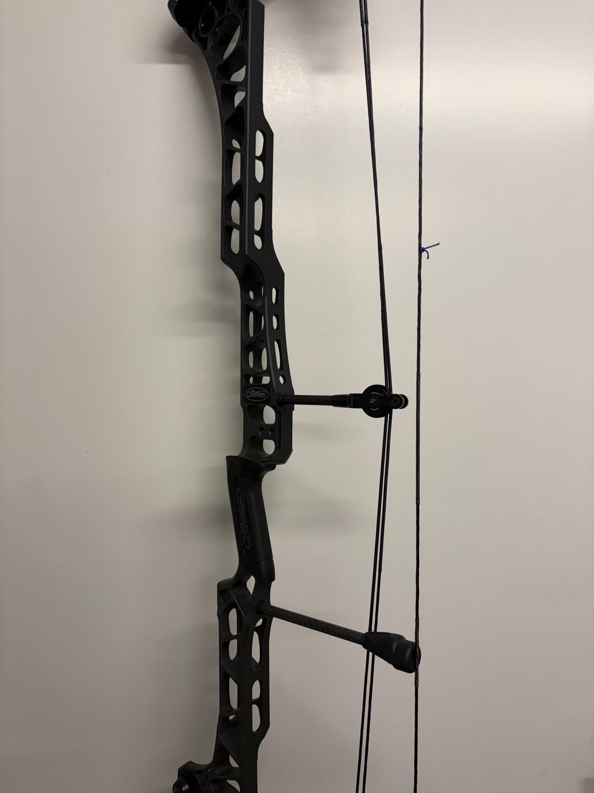 Mathews TRX 40 Compound Bow RH Stone 50-60 lbs - Used