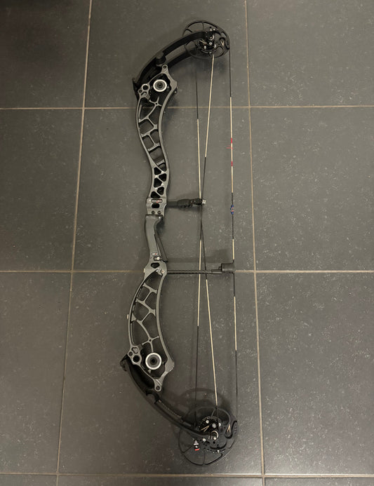 Bowtech Reckoning 39 Gen2 Long Draw Compound Bow RH Speedway Grey 50-60 lbs - Used
