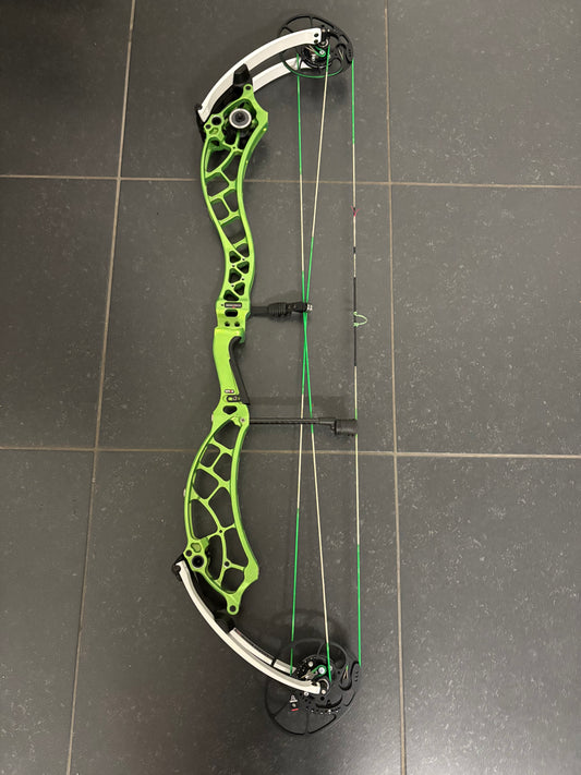 Bowtech Reckoning 39 Gen2 Long Draw Compound Bow RH Illusion Green 50-60 lbs - Used