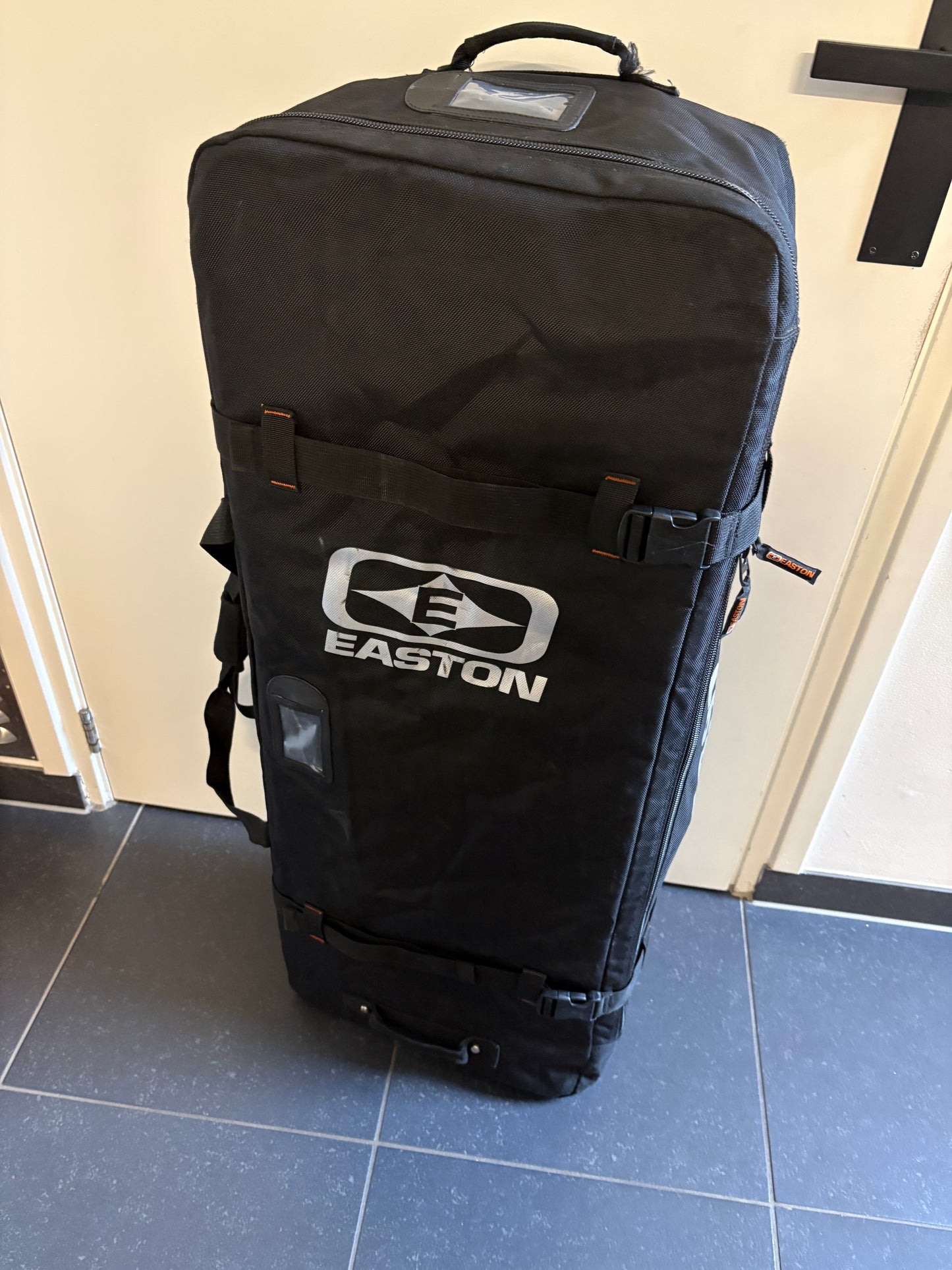 Easton Deluxe 3915 Recurve/Compound Bow Case Incl. Travel Cover - Used