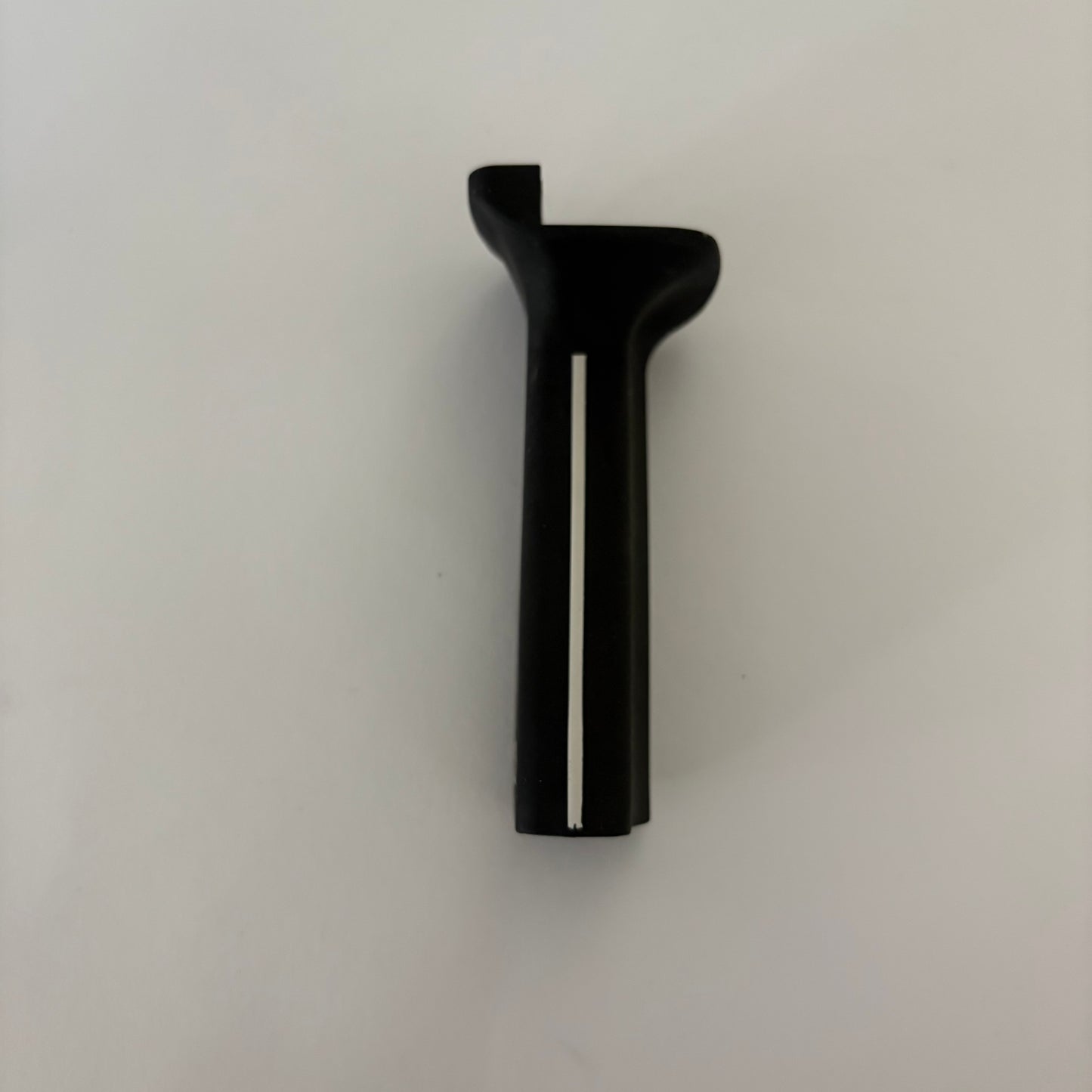 Mathews Focus Compound Grip RH Black - Show Model (#B40)