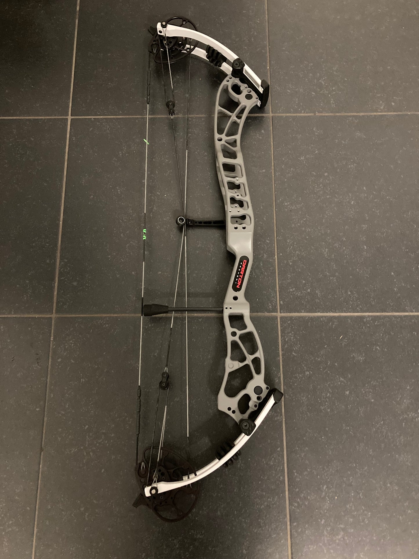 Darton Exodus Compound Bow LH/RH Grey 50-60 lbs - Used (#1.3)