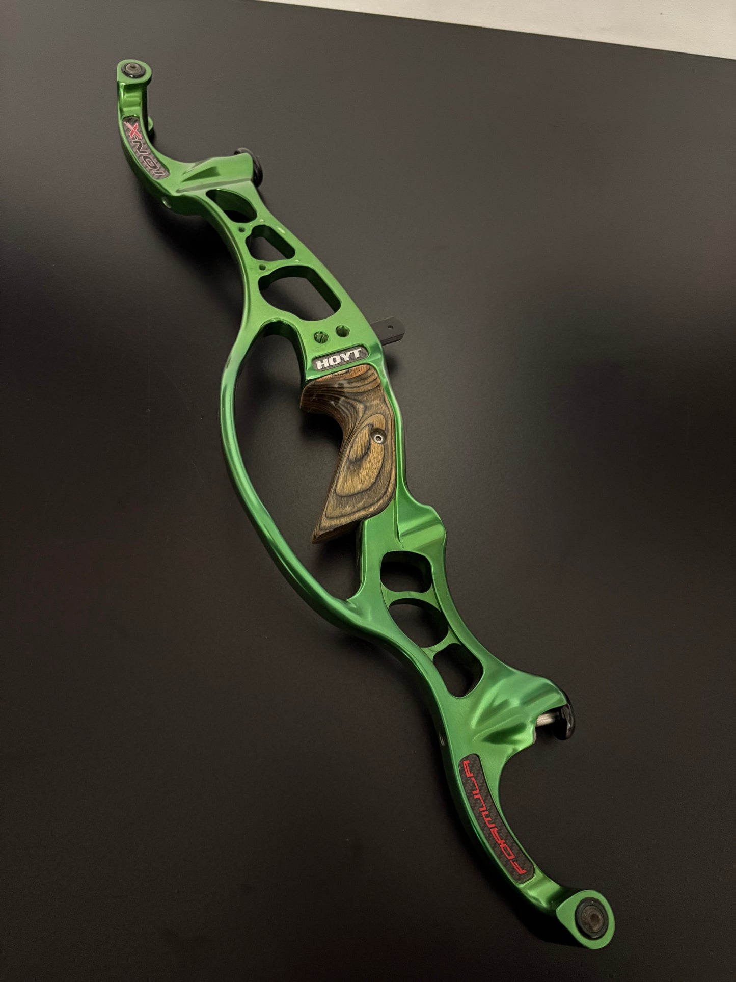 Hoyt Riser Ion-X RH Green 25'' - Used