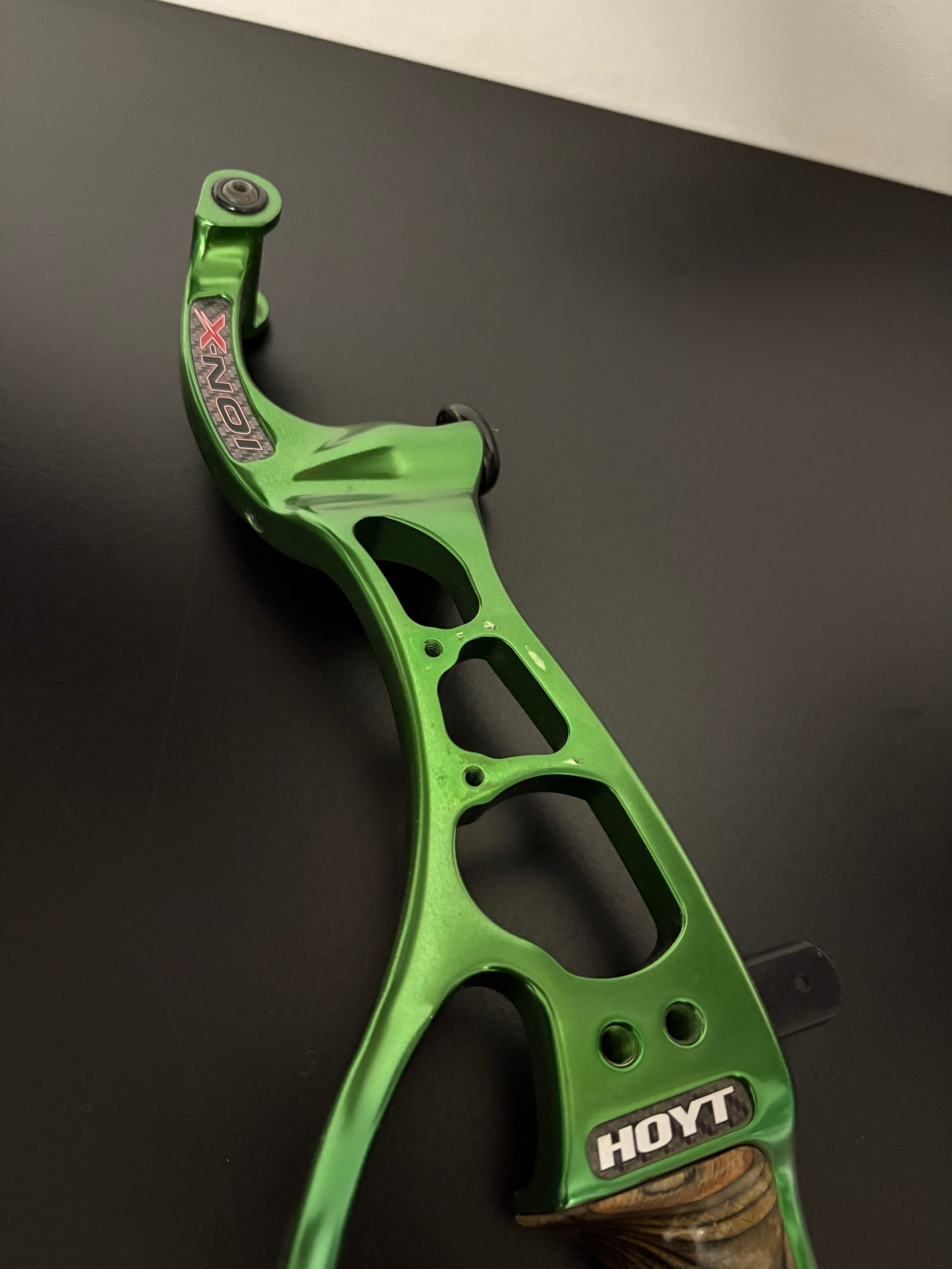 Hoyt Riser Ion-X RH Green 25'' - Used