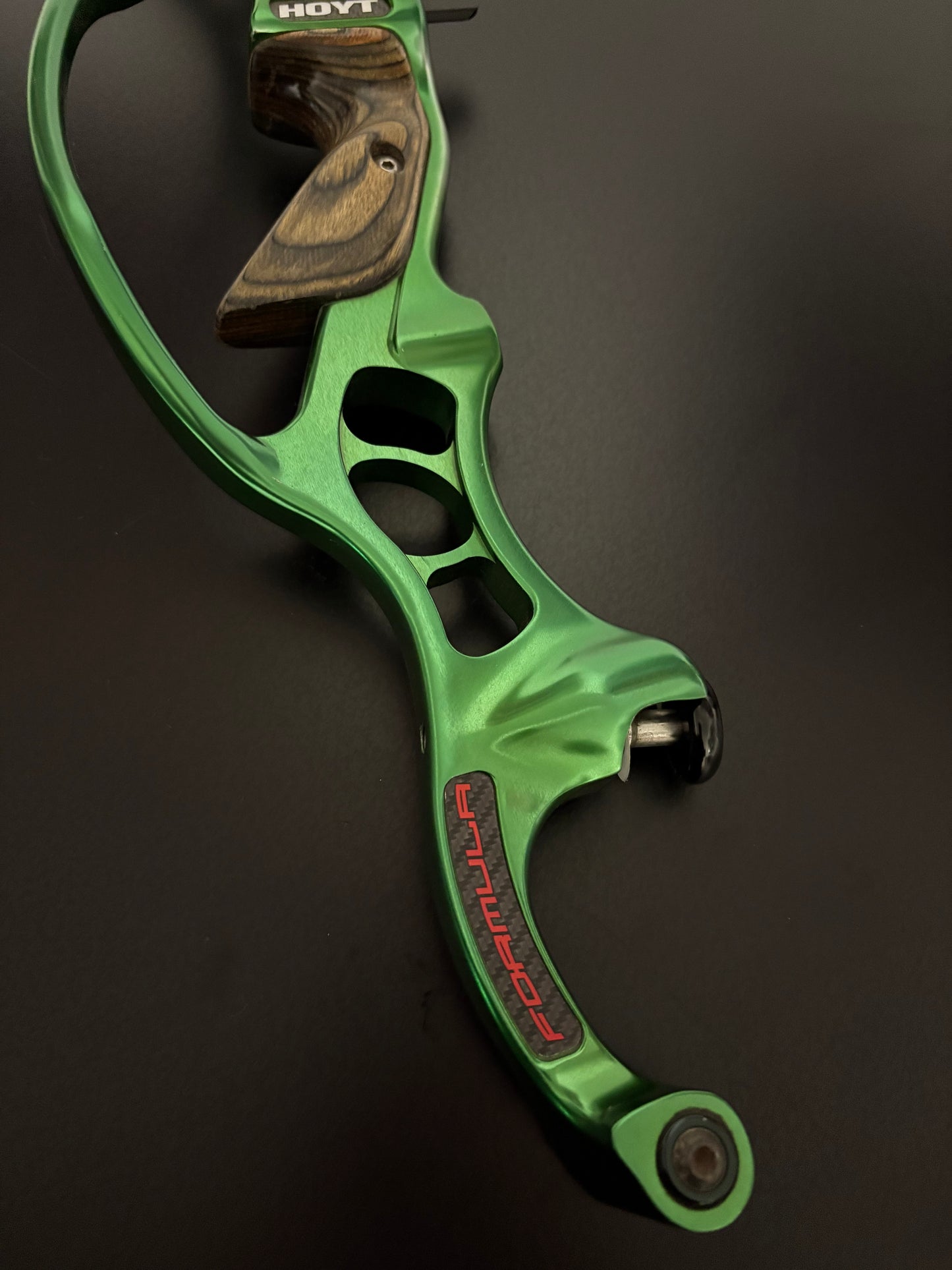 Hoyt Riser Ion-X RH Green 25'' - Used