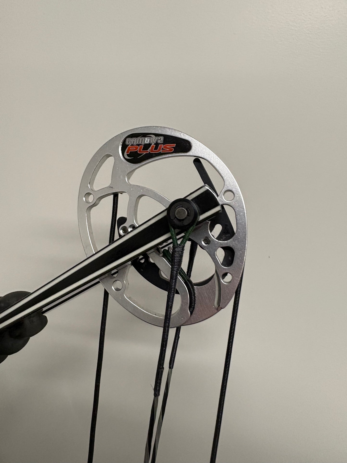 Hoyt Pro Elite XT3000 Compound Bow RH Red Ember Cam 1/2 Plus #3 50-60 lbs - Used