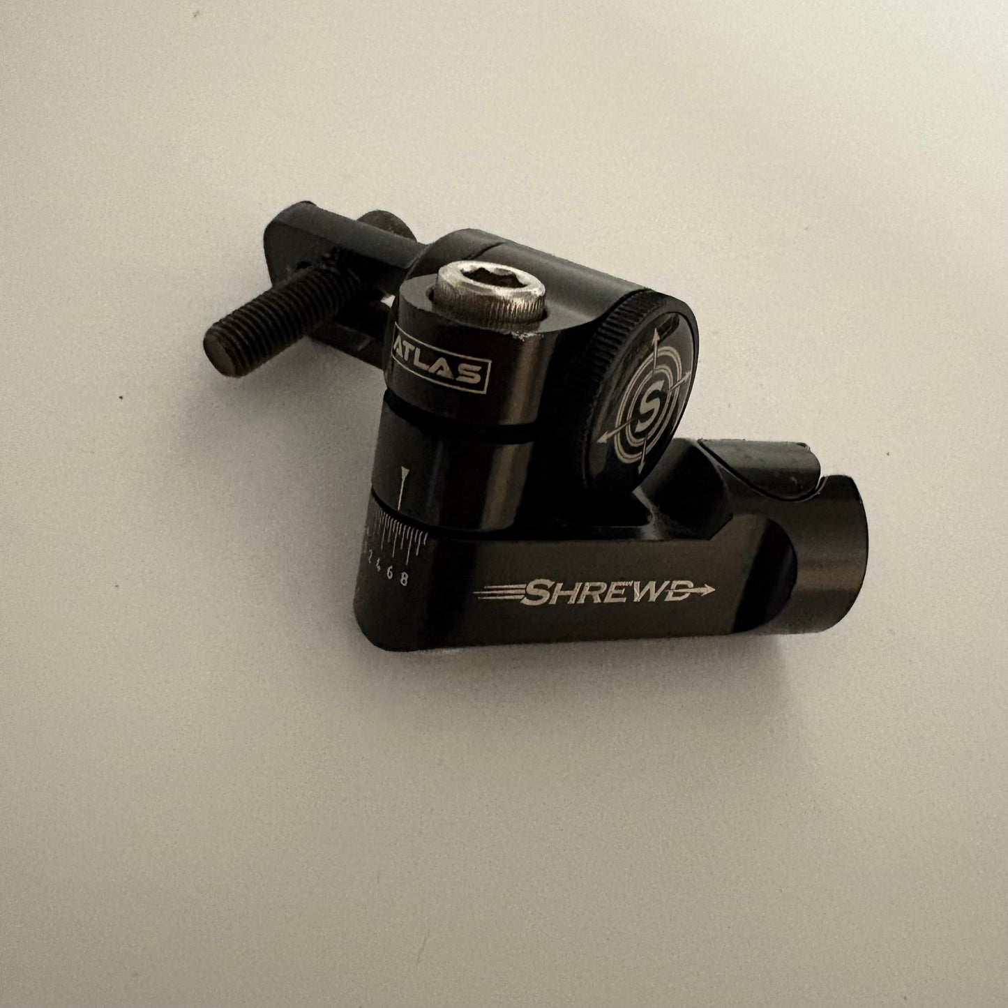 Shrewd Atlas V-bar QD Mount Glossy - Used (#OB47)