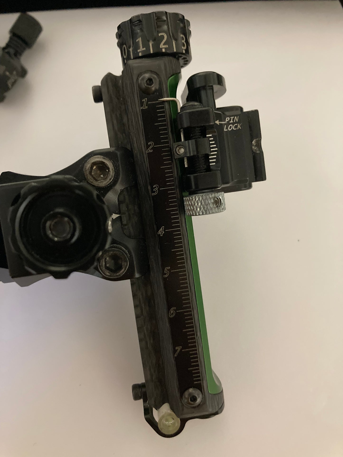 Sure Loc Carbonic Compound Sight RH Black/Green 6 inch - Show Model