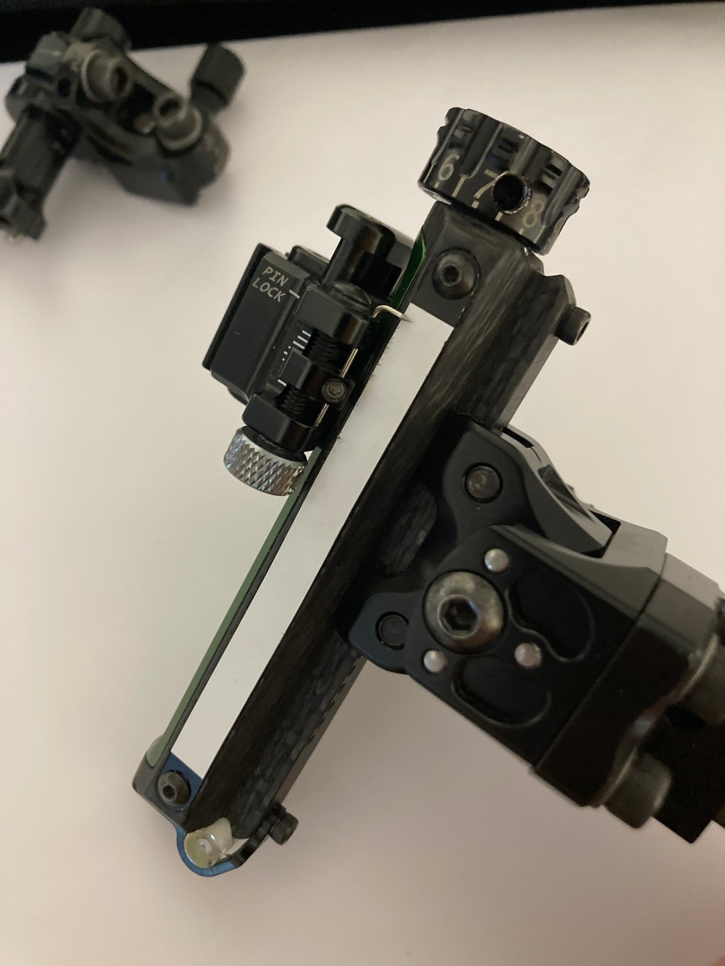 Sure Loc Carbonic Compound Sight RH Black/Green 6 inch - Show Model