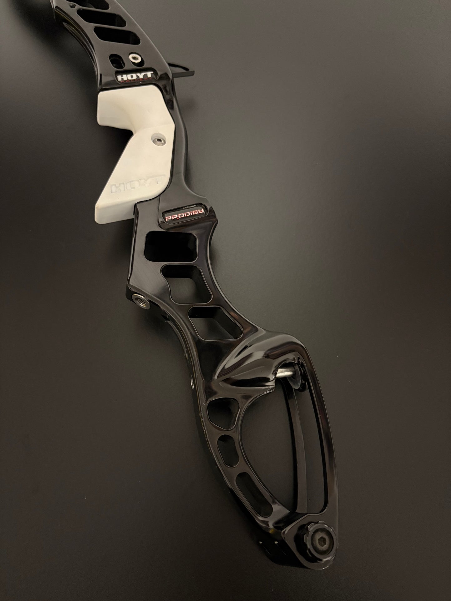 Hoyt Riser Prodigy Formula RH Jet Black 25'' - Used