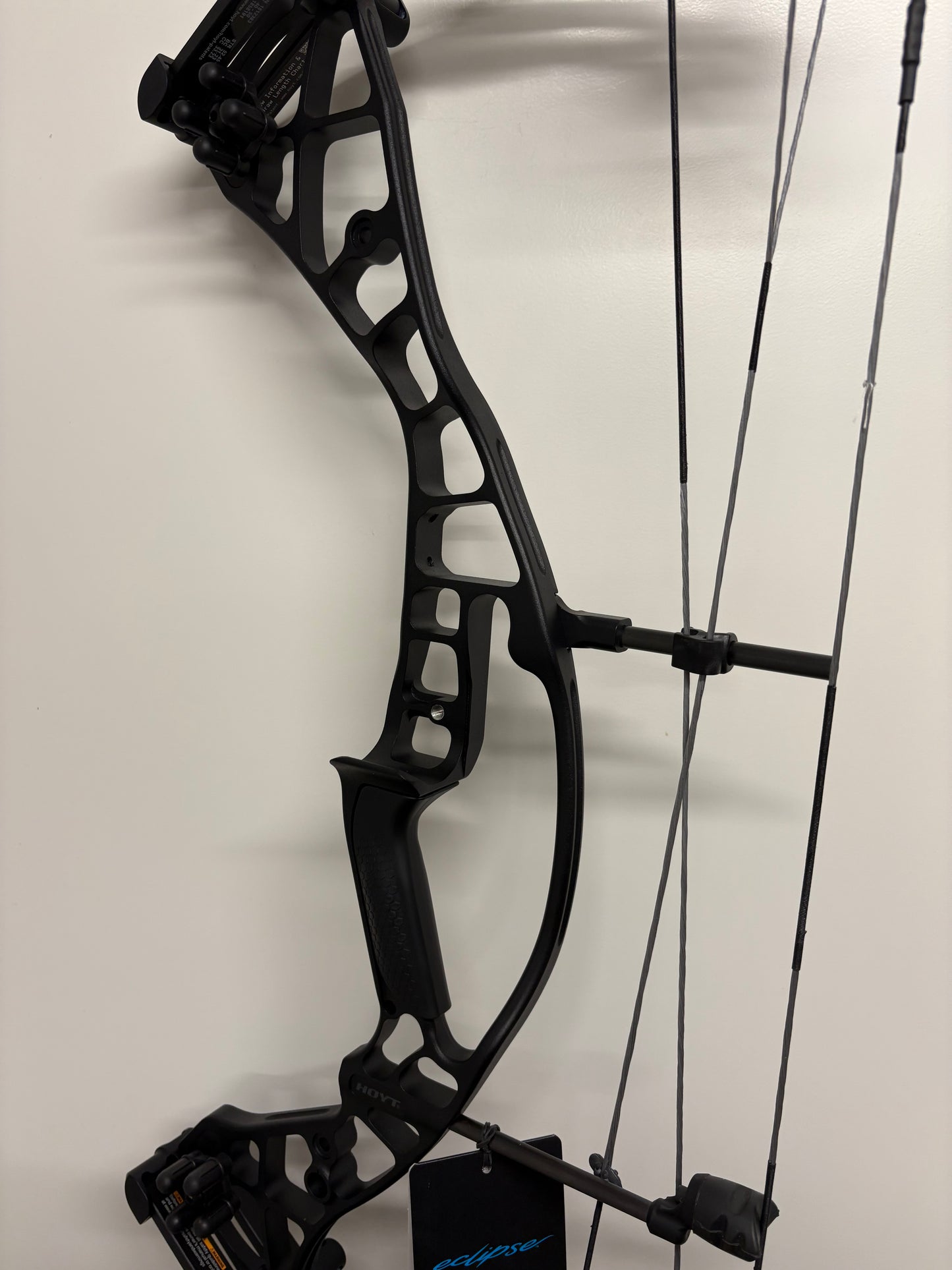 Hoyt Eclipse EC Compound Bow RH Black Out EC #2 40-50 lbs - NEW (#1.1)