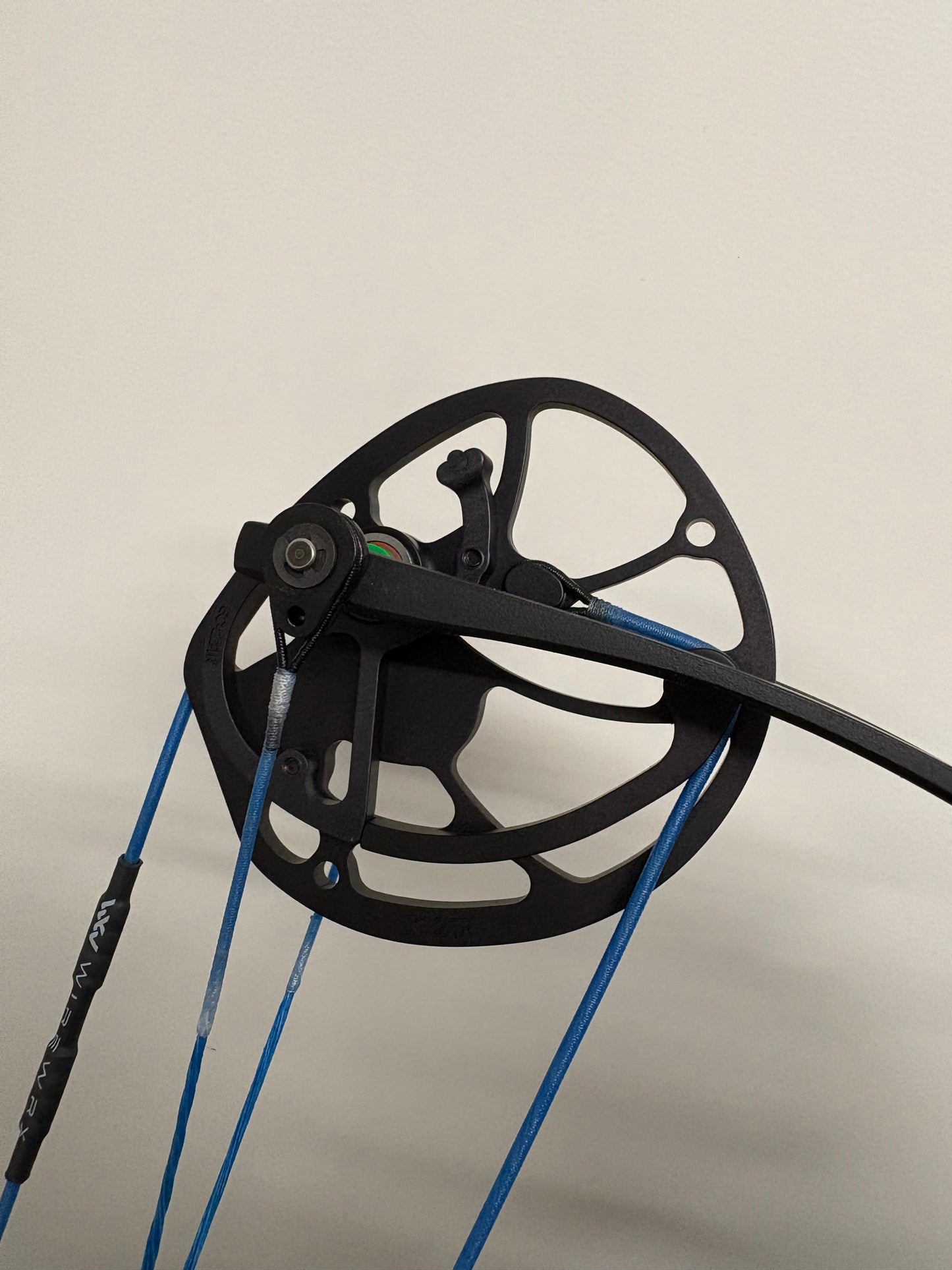 Hoyt Eclipse EC Compound Bow RH Black Out EC #2 40-50 lbs - NEW (#1.2)