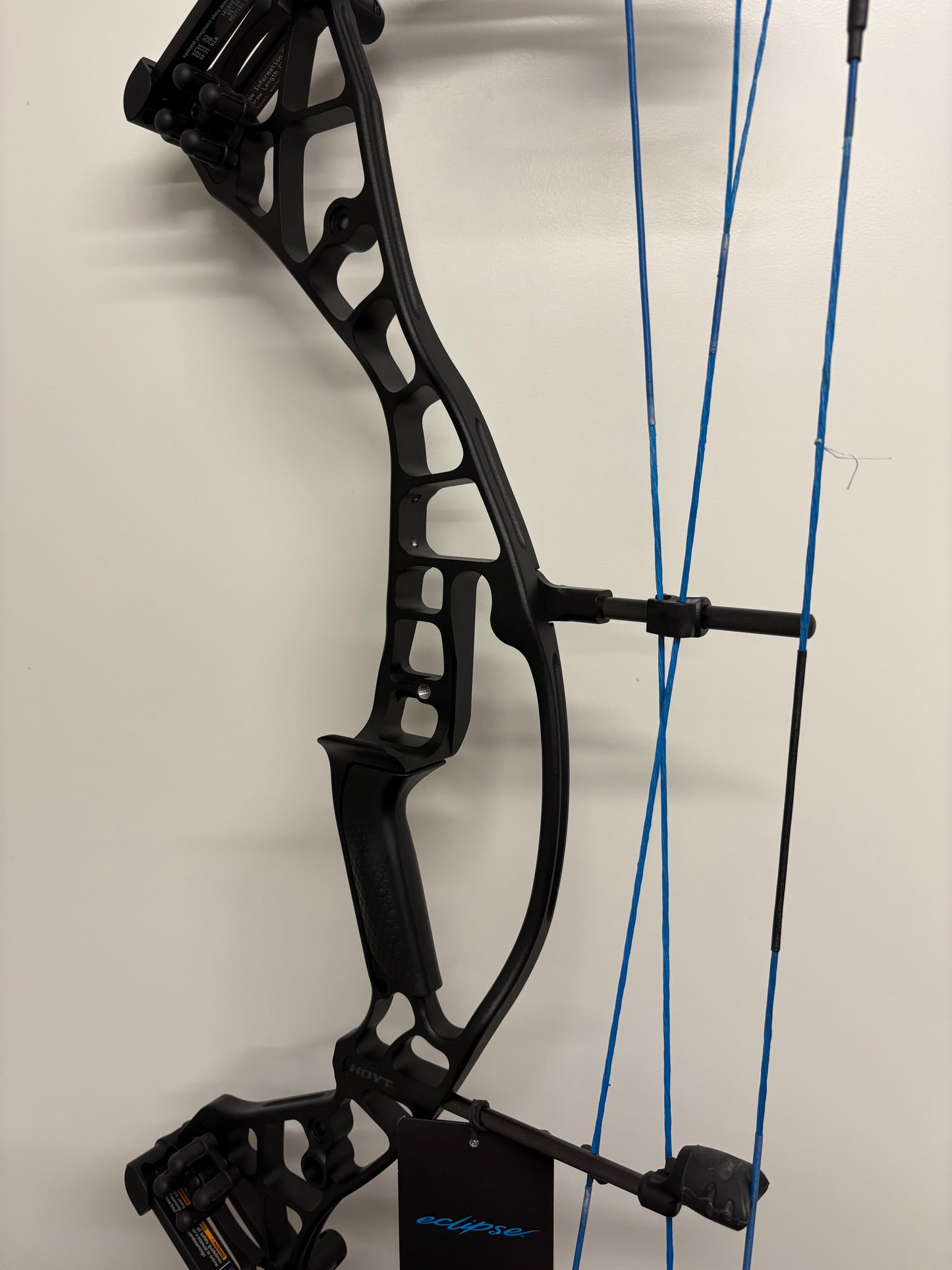 Hoyt Eclipse EC Compound Bow RH Black Out EC #2 40-50 lbs - NEW (#1.2)
