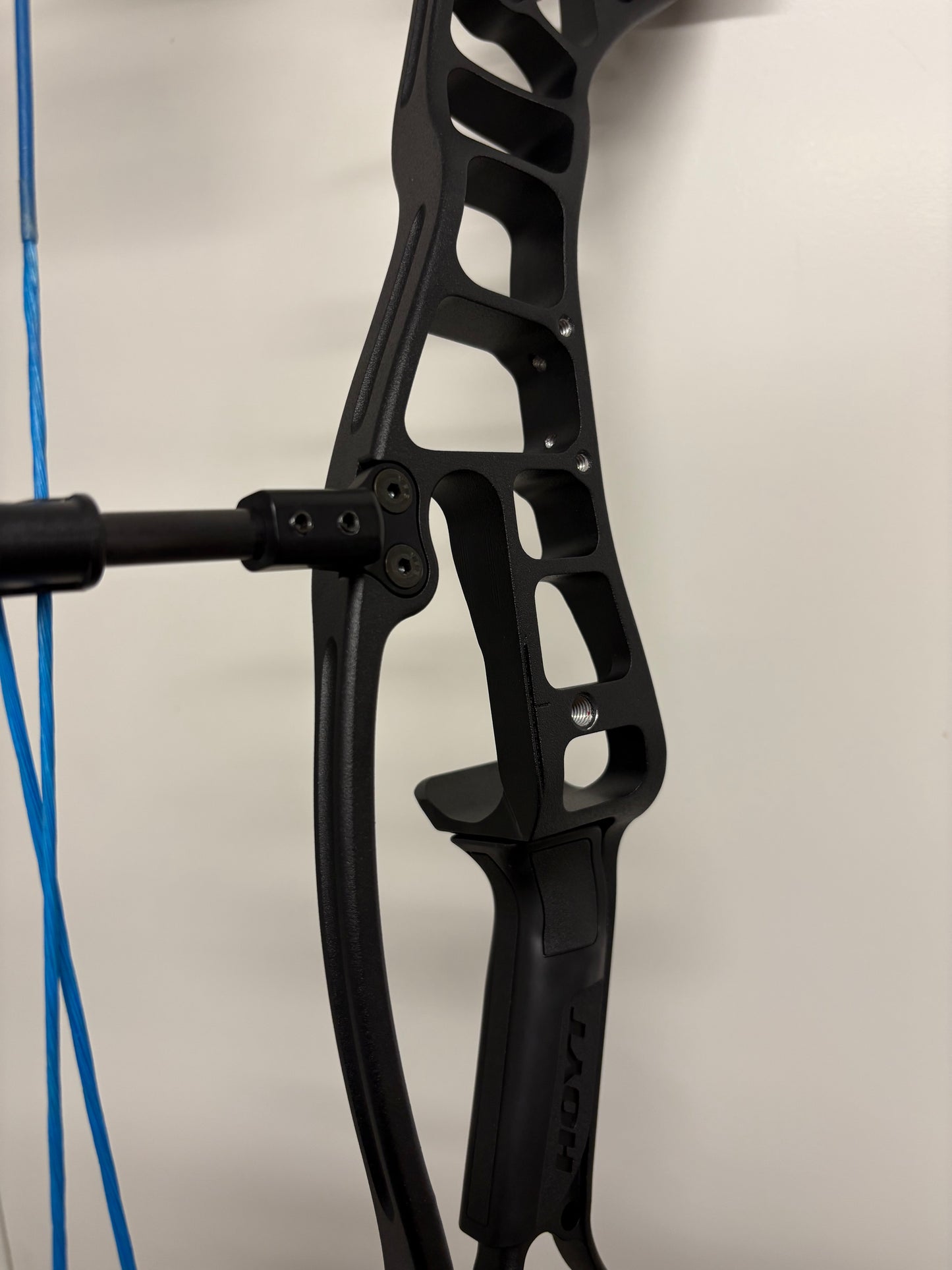 Hoyt Eclipse EC Compound Bow RH Black Out EC #1 40-50 lbs - NEW (#1.1)
