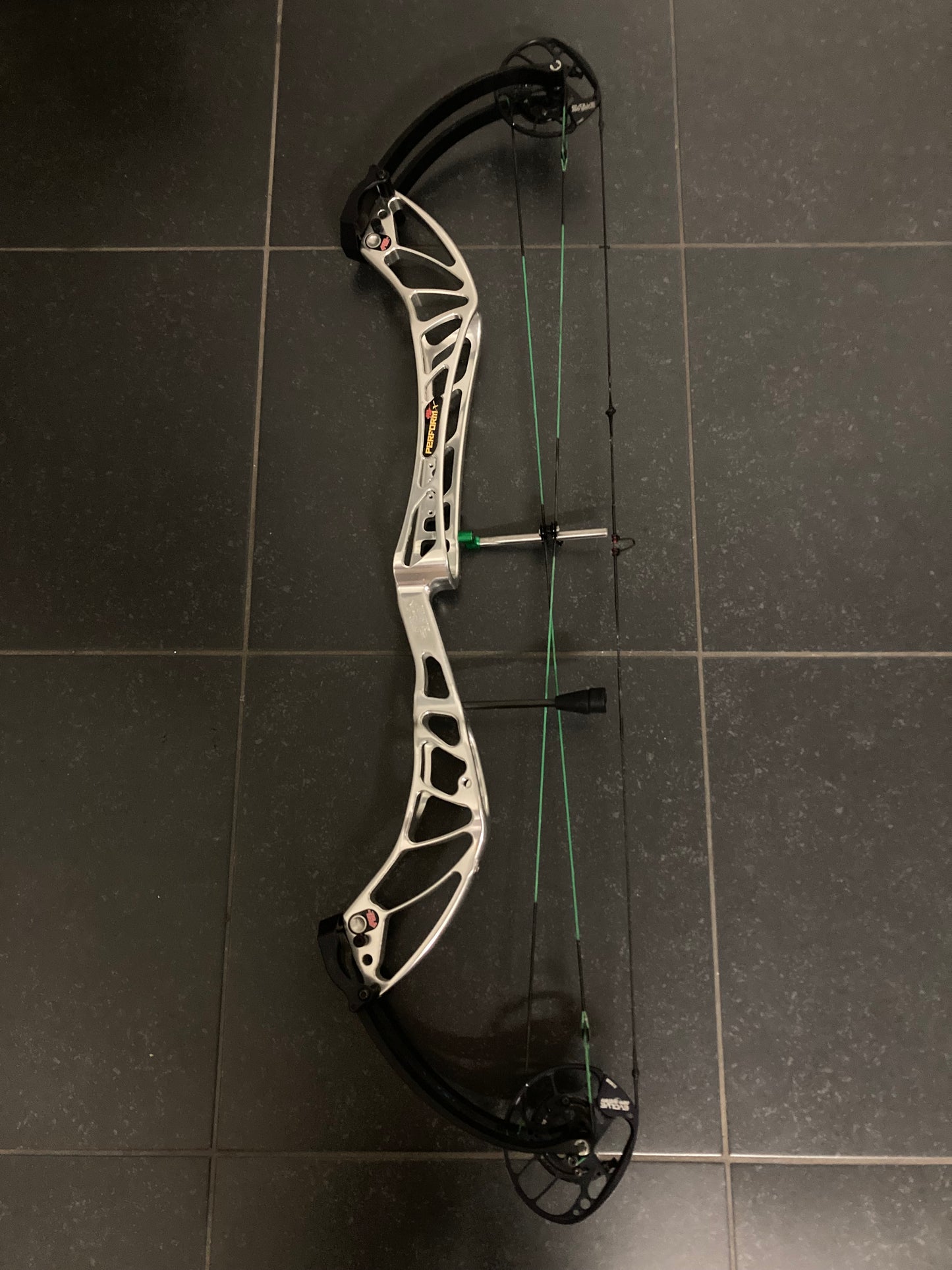 PSE Perform X Compound Bow RH Silver 50-60 lbs - Used