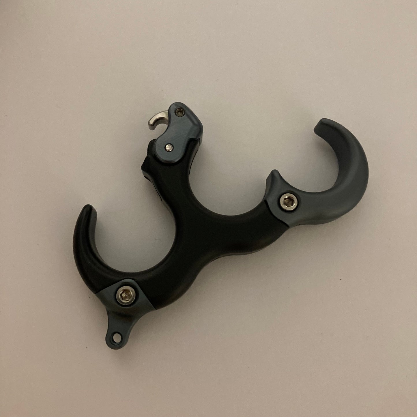 Ultraview 'The Hinge 2' Hinge Release Stainless Black Size L - Show Model (#277)